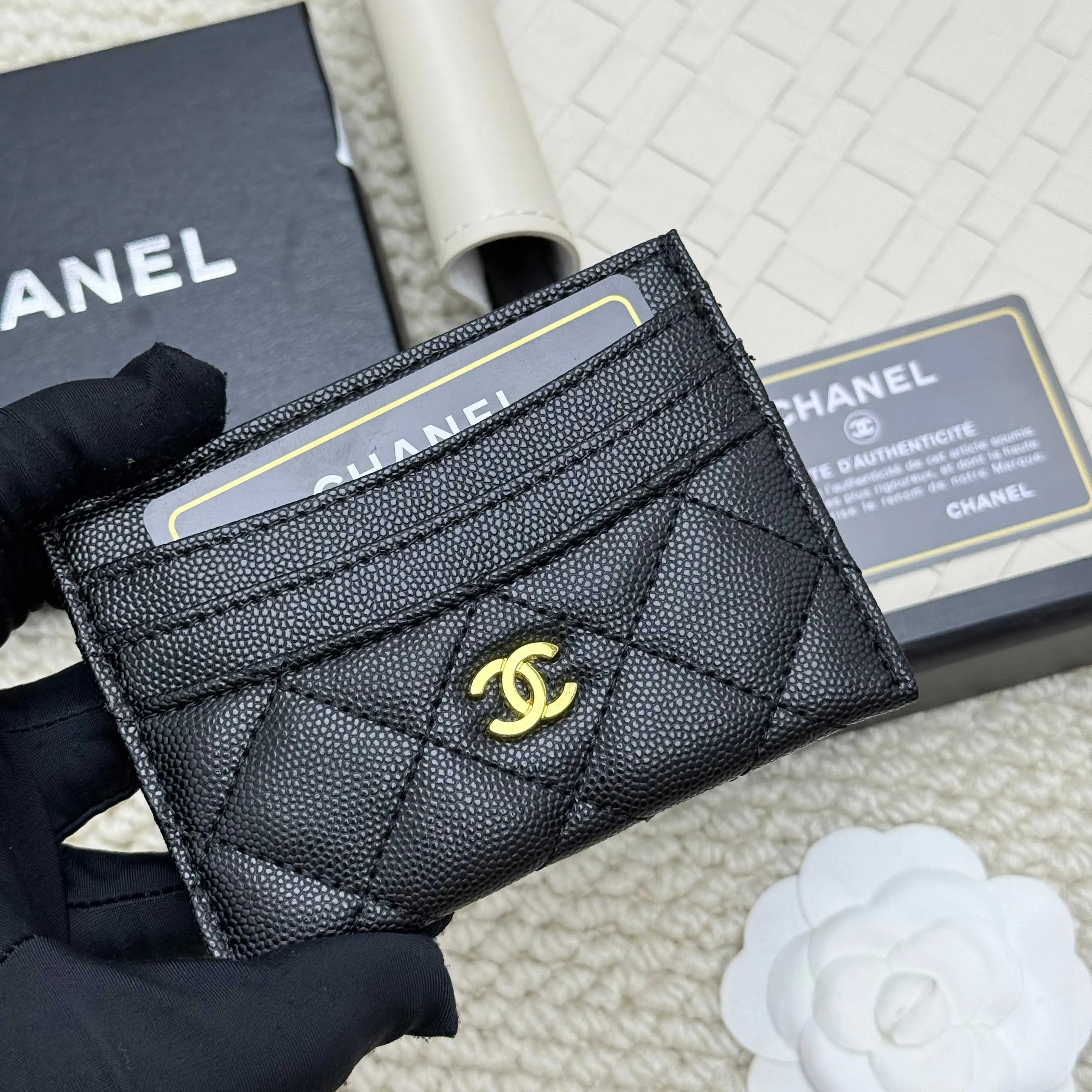 💰110 chanel 2025 new product card holder lambskin, seven card slots, can hold change, imported Italian lambskin + hardware logo, so beautiful, love it. The color is as shown in the picture, easy and fast storage, mini card holder No.: 4472 Size: w11×h10cm