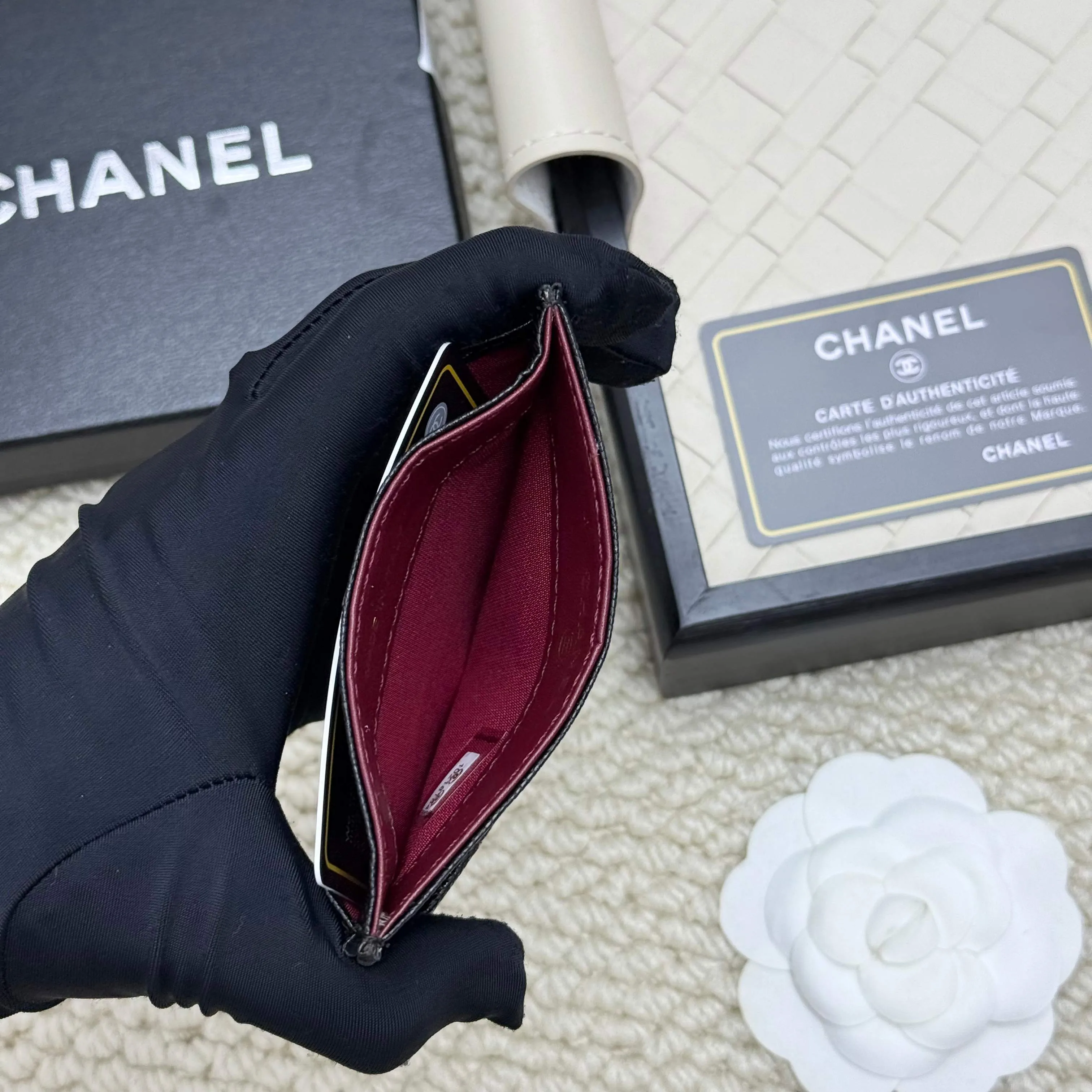 💰110 chanel 2025 new product card holder lambskin, seven card slots, can hold change, imported Italian lambskin + hardware logo, so beautiful, love it. The color is as shown in the picture, easy and fast storage, mini card holder No.: 4472 Size: w11×h10cm