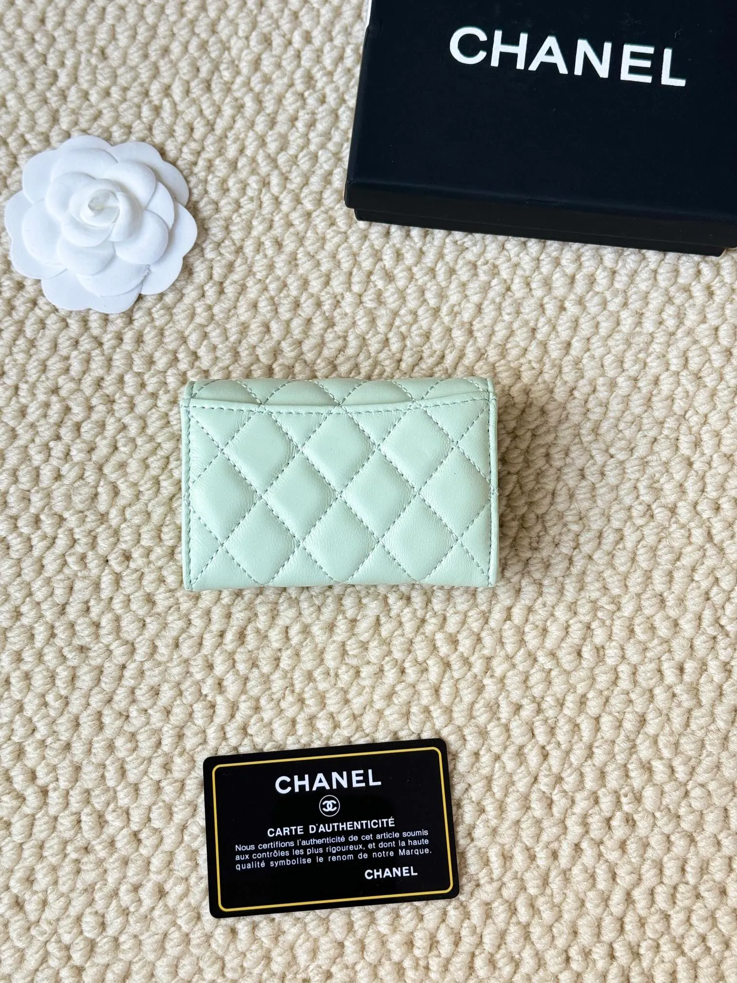 💰120 chanel lambskin model number: AP458 The most classic card holder, coin purse, Chanel classic flap card holder. Sheepskin series card holder and coin purse in one, with slip pocket on the back. Size: 7.5 × 11.3 × 2.1 cm