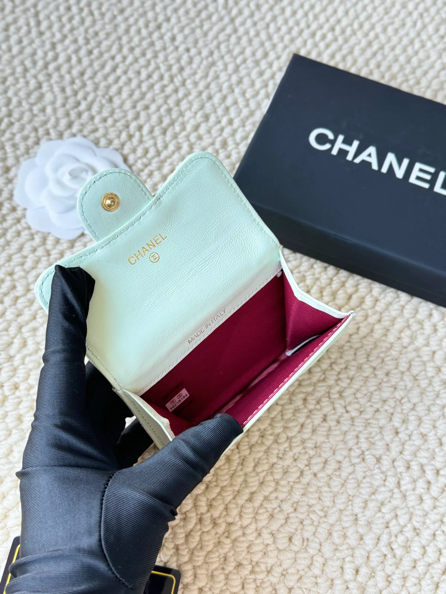 💰120 chanel lambskin model number: AP458 The most classic card holder, coin purse, Chanel classic flap card holder. Sheepskin series card holder and coin purse in one, with slip pocket on the back. Size: 7.5 × 11.3 × 2.1 cm