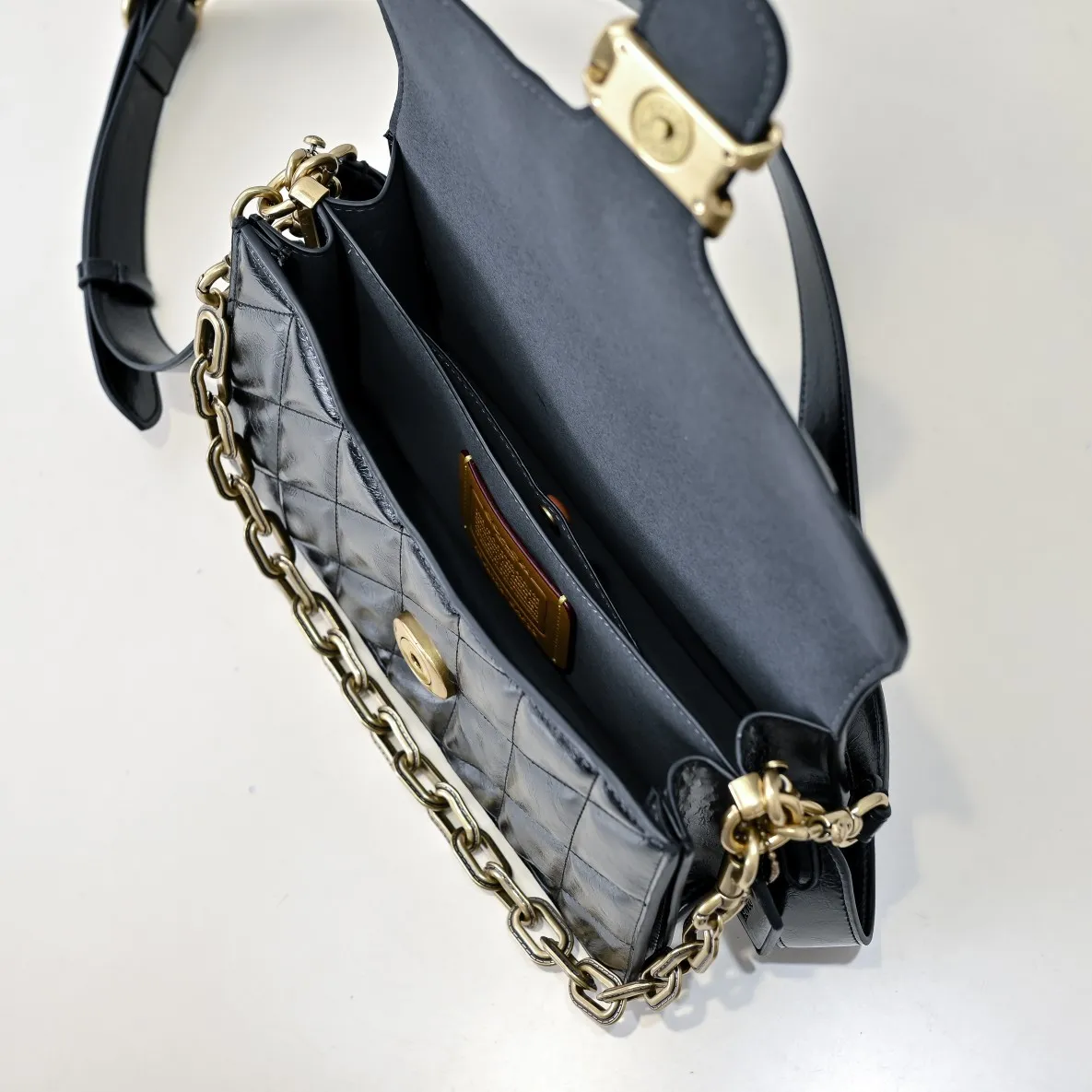 Style number: CAF53 Size: 26*17*9cm