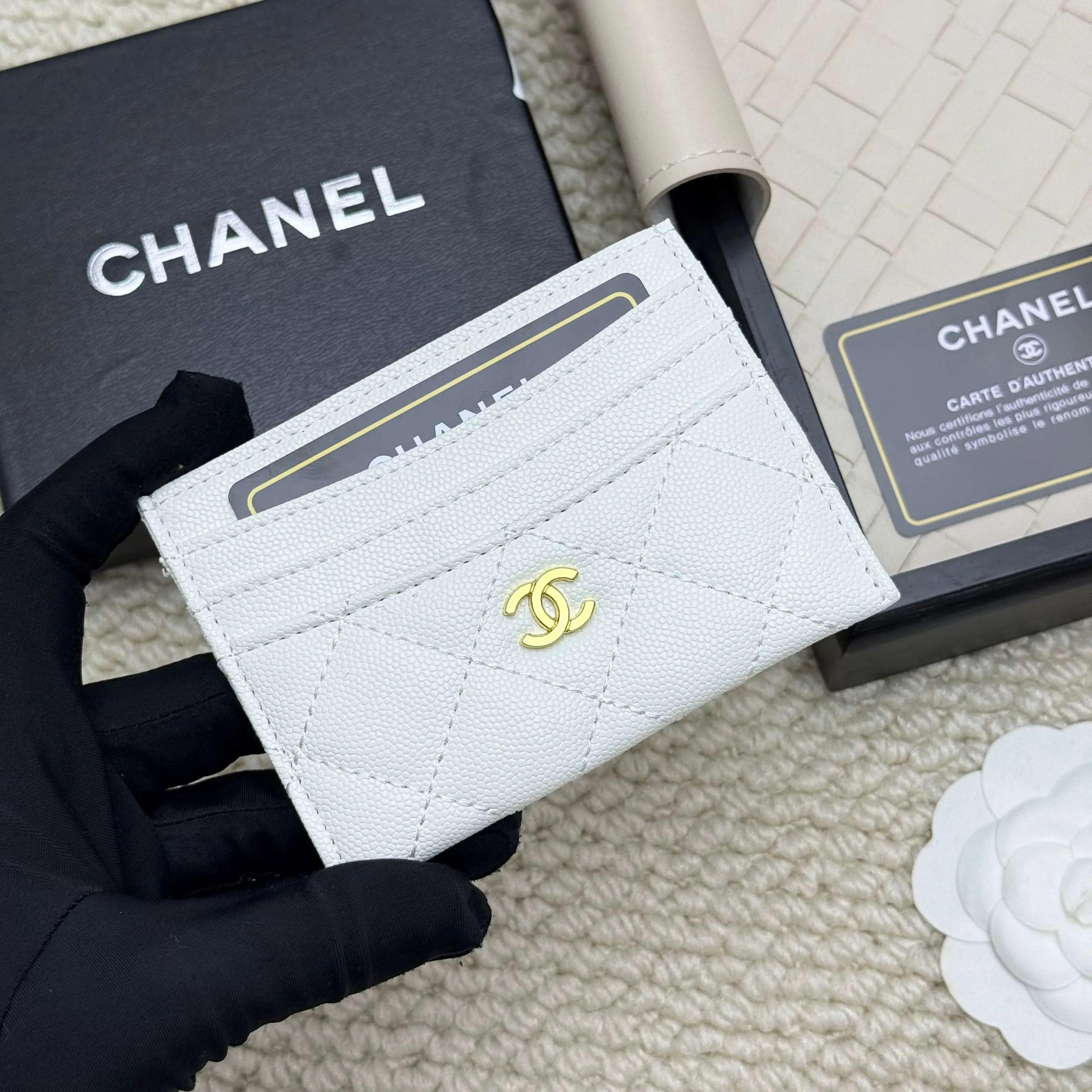 💰110 chanel 2025 new product card holder lambskin, seven card slots, can hold change, imported Italian lambskin + hardware logo, so beautiful, love it. The color is as shown in the picture, easy and fast storage, mini card holder No.: 4472 Size: w11×h10cm