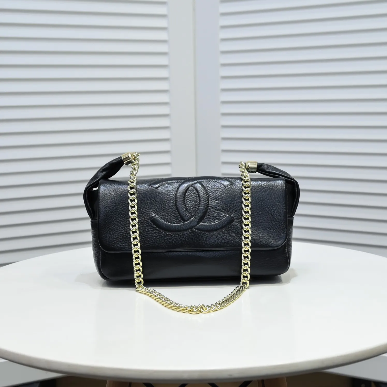 💰400￥Xiaohongshu hot model👜Chanel Chanel👑Xiaoxiang second-hand armpit bag Summer niche design 💼First-layer cowhide🐂Chain shoulder baguette bag A must-have for fashionable women👜❤️🤼❤️❤️ Size: 25/14/6 Style number: 81136