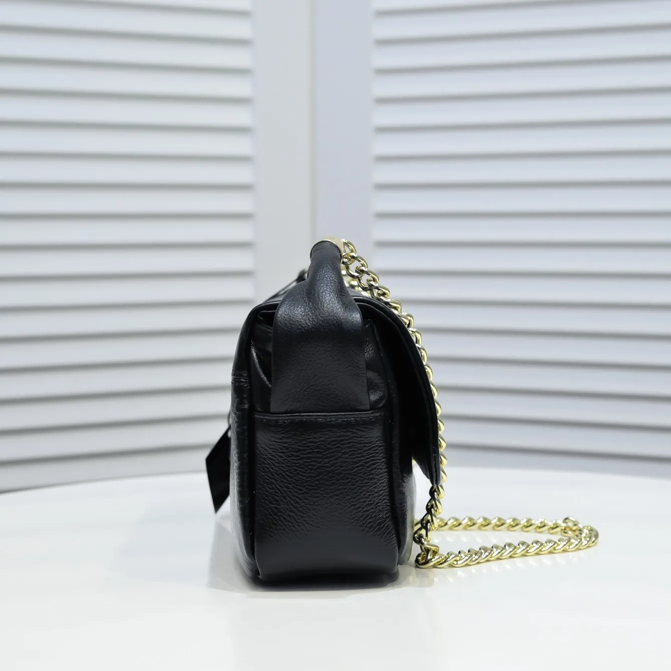 💰400￥Xiaohongshu hot model👜Chanel Chanel👑Xiaoxiang second-hand armpit bag Summer niche design 💼First-layer cowhide🐂Chain shoulder baguette bag A must-have for fashionable women👜❤️🤼❤️❤️ Size: 25/14/6 Style number: 81136