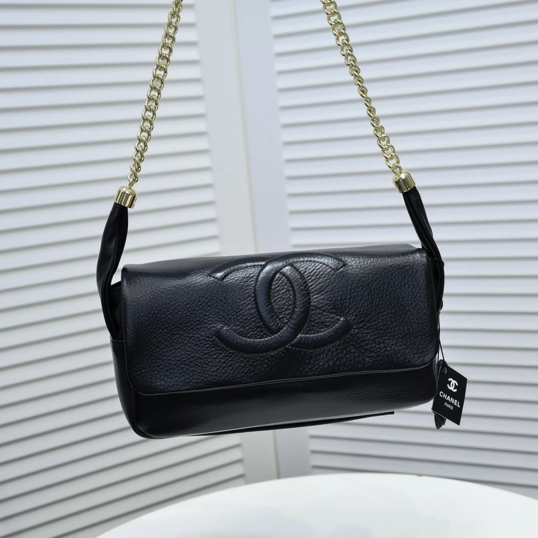 💰400￥Xiaohongshu hot model👜Chanel Chanel👑Xiaoxiang second-hand armpit bag Summer niche design 💼First-layer cowhide🐂Chain shoulder baguette bag A must-have for fashionable women👜❤️🤼❤️❤️ Size: 25/14/6 Style number: 81136