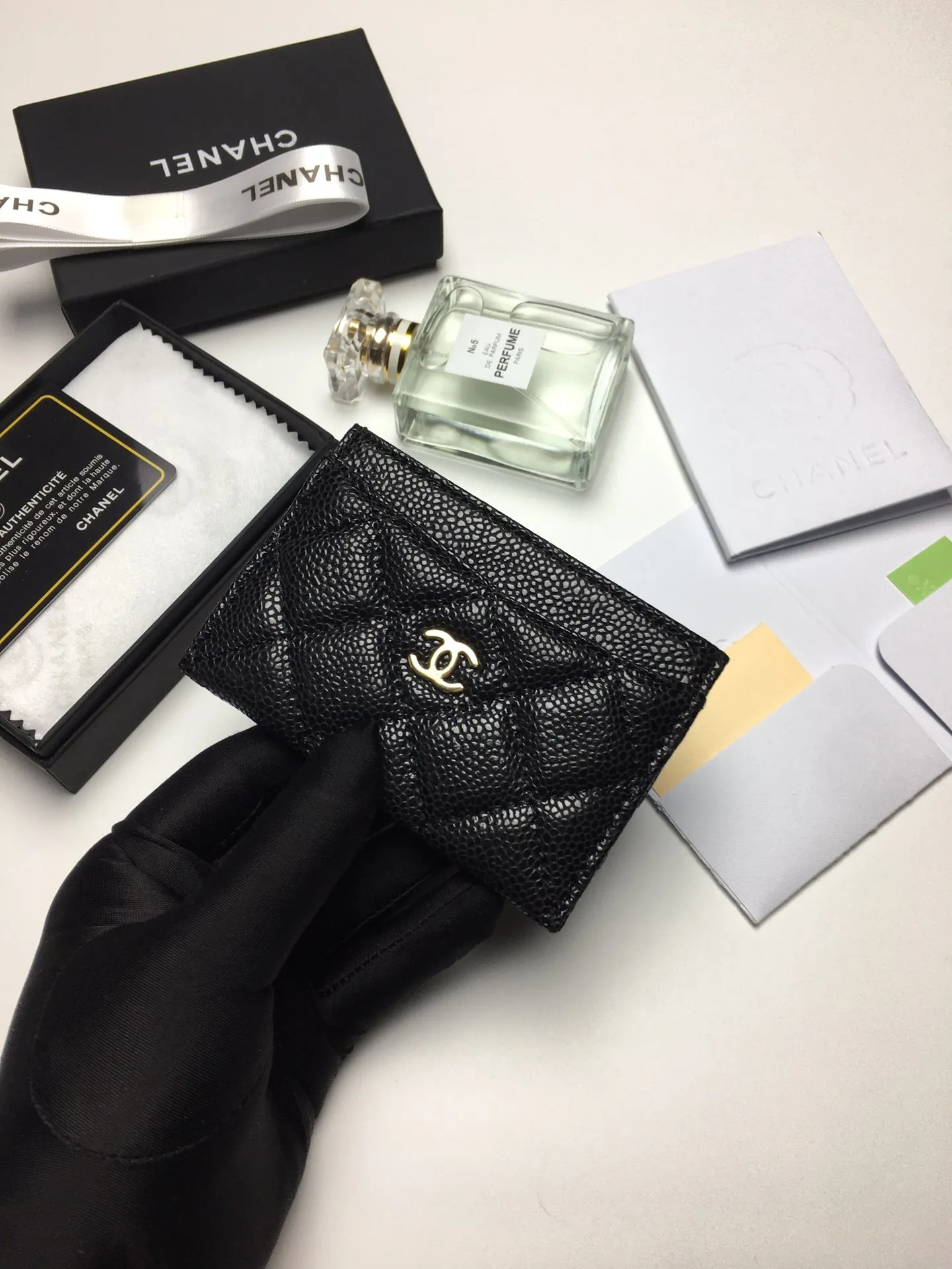 💰90 CHANEL Chanel counter card holder👍Model number: AP446/Caviar Size: 7.5×11.2×0.5cm Caviar cowhide outside + sheepskin inside + gold hardware😍😍Fine workmanship High-end quality [Rose] Complete accessories