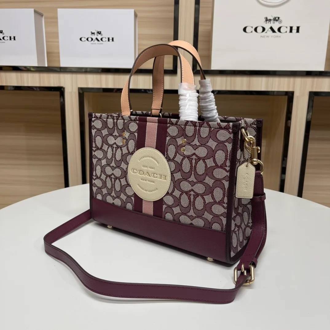 Top original order p440💰. coach/Coach new model C8448 Butot horizontal series, latest style design, large round cake LOGO, very iconic, big C with hemp thread presbyopia embroidery, size is about 29/13/22.