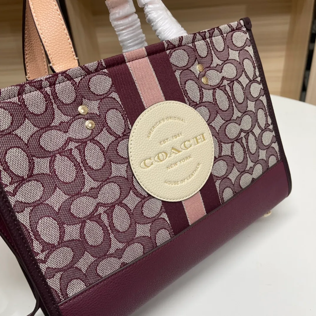 Top original order p440💰. coach/Coach new model C8448 Butot horizontal series, latest style design, large round cake LOGO, very iconic, big C with hemp thread presbyopia embroidery, size is about 29/13/22.