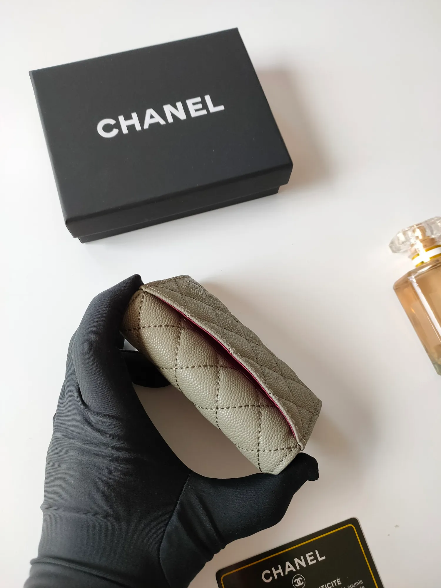 ￥110 CHANEL Chanel classic flap card holder. Imported sheepskin and caviar cowhide, card holder and coin purse integrated, with slip pocket on the back, model number: AP448, size: 7.5 × 11.3 × 2.1 cm