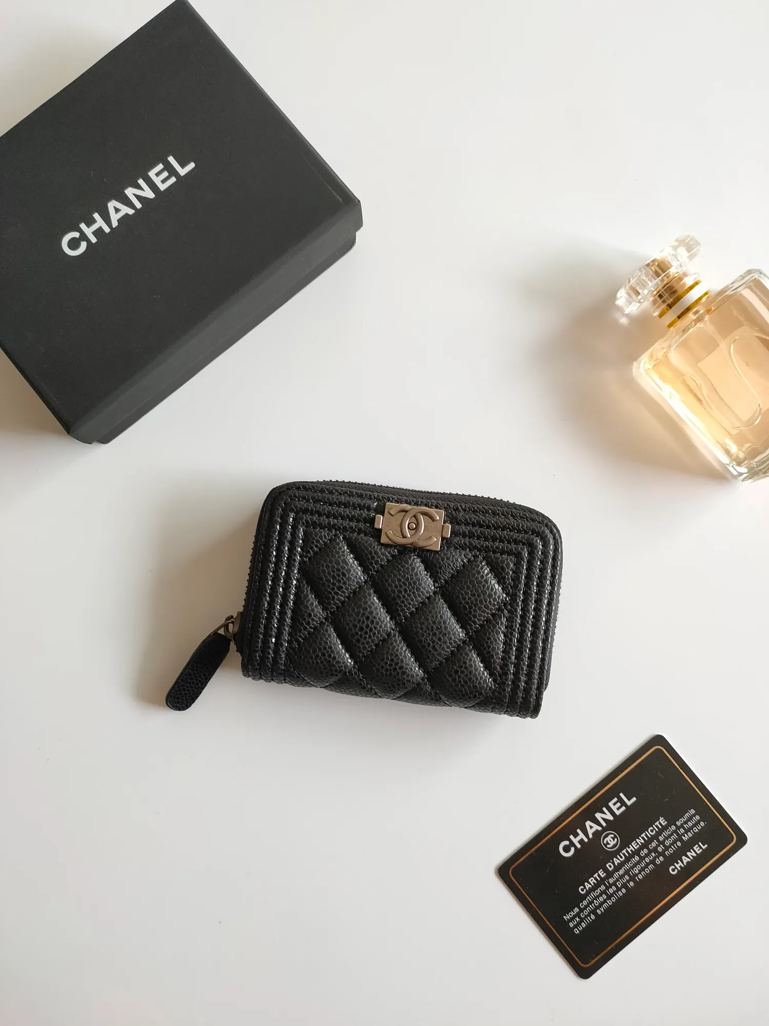 ￥120 Chanel card holder❤Coin purse️❤️Full leather inside and outside. Counter style. Impeccable workmanship details. Adhere to high quality. Style number: A84433 Size: 11.5x8cm