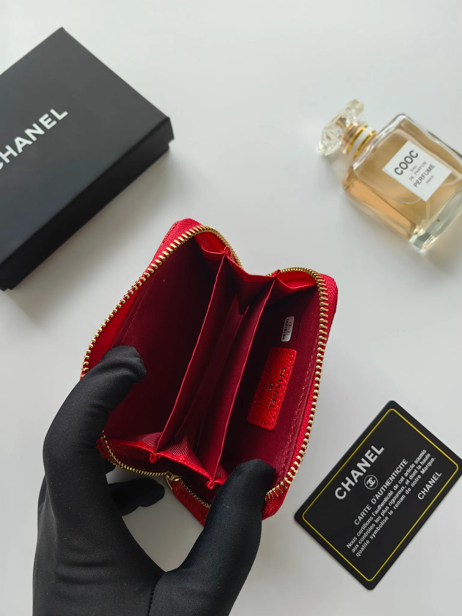 ￥140 Chanel card holder❤Coin purse️❤️Full leather inside and outside. Counter style. Impeccable workmanship details. Adhere to high quality. Style number: A84433 Size: 11.5x8cm