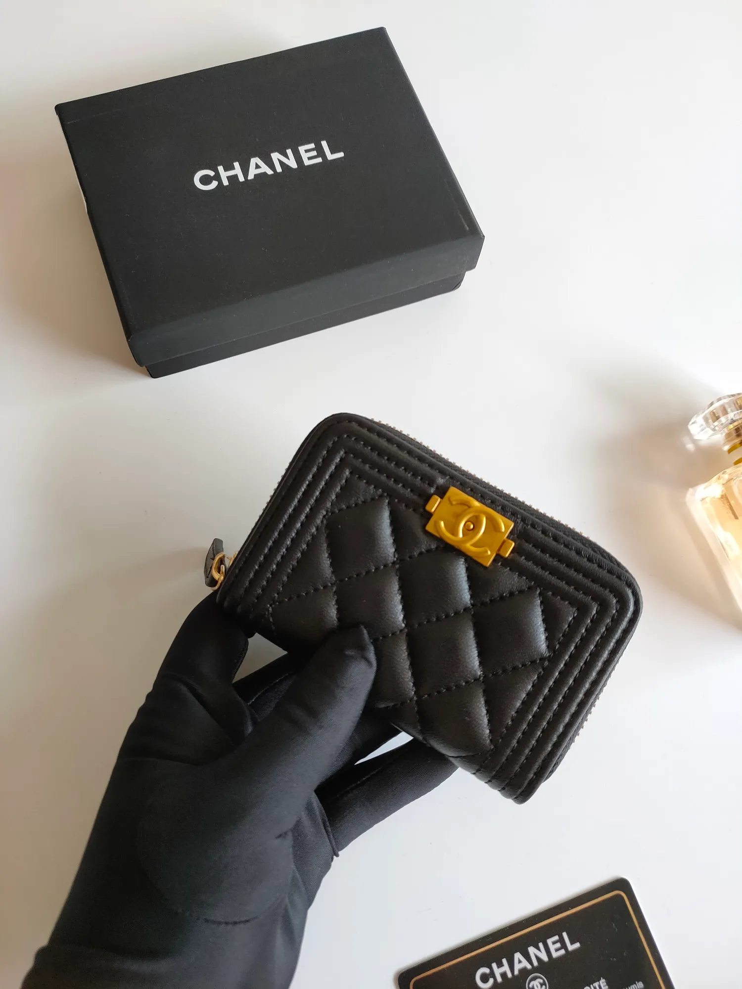 ￥120 Chanel card holder❤Coin purse️❤️Full leather inside and outside. Counter style. Impeccable workmanship details. Adhere to high quality. Style number: A84433 Size: 11.5x8cm