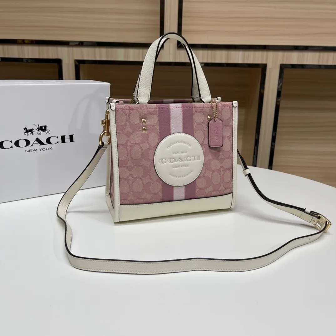 Batch 420💰. coach/Coach new model C5115 Dempsey mini canvas Field Tote 22 vertical small tote shopping bag, the bag is small, cute and can be packed. It is very suitable for petite girls, fashionable and versatile ~ 22x21x12cm,