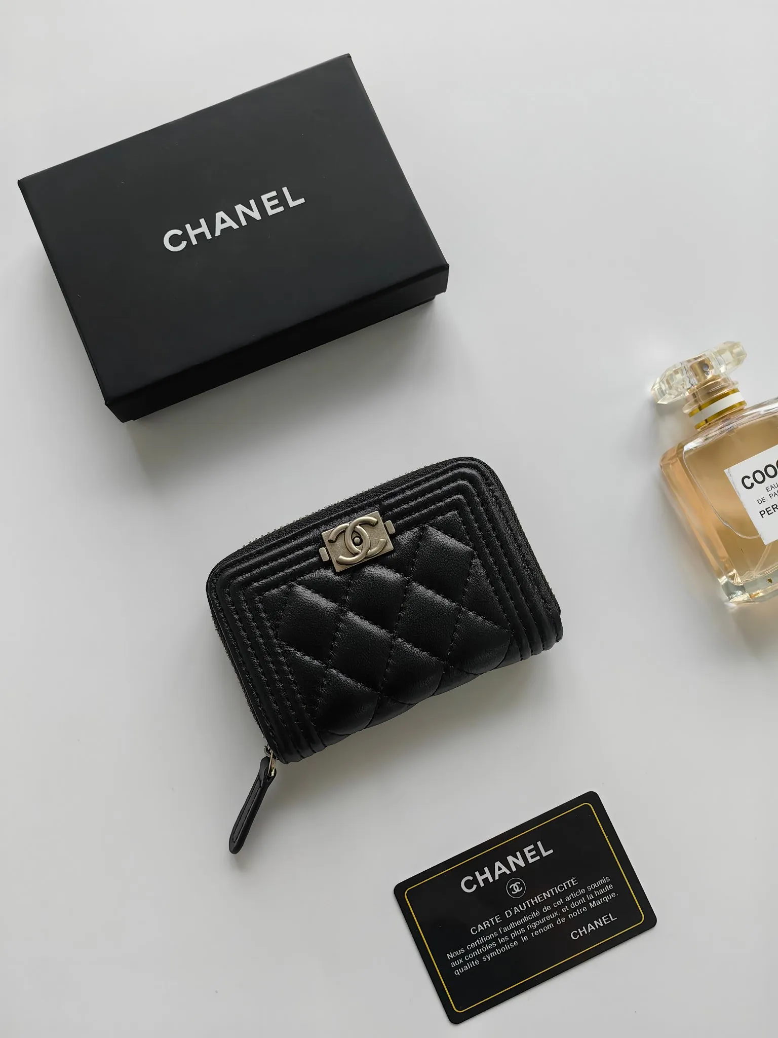 ￥140 Chanel card holder❤Coin purse️❤️Full leather inside and outside. Counter style. Impeccable workmanship details. Adhere to high quality. Style number: A84433 Size: 11.5x8cm