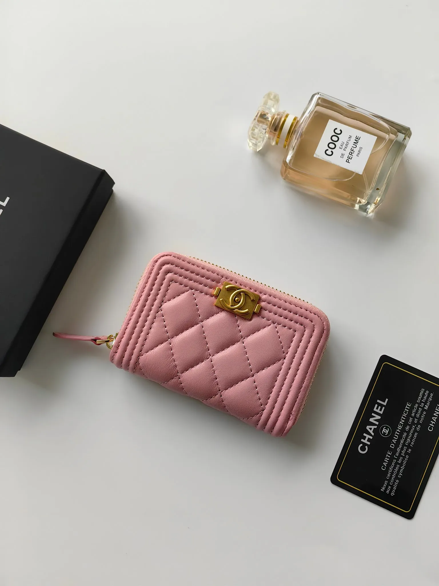 ￥140 Chanel card holder❤Coin purse️❤️Full leather inside and outside. Counter style. Impeccable workmanship details. Adhere to high quality. Style number: A84433 Size: 11.5x8cm