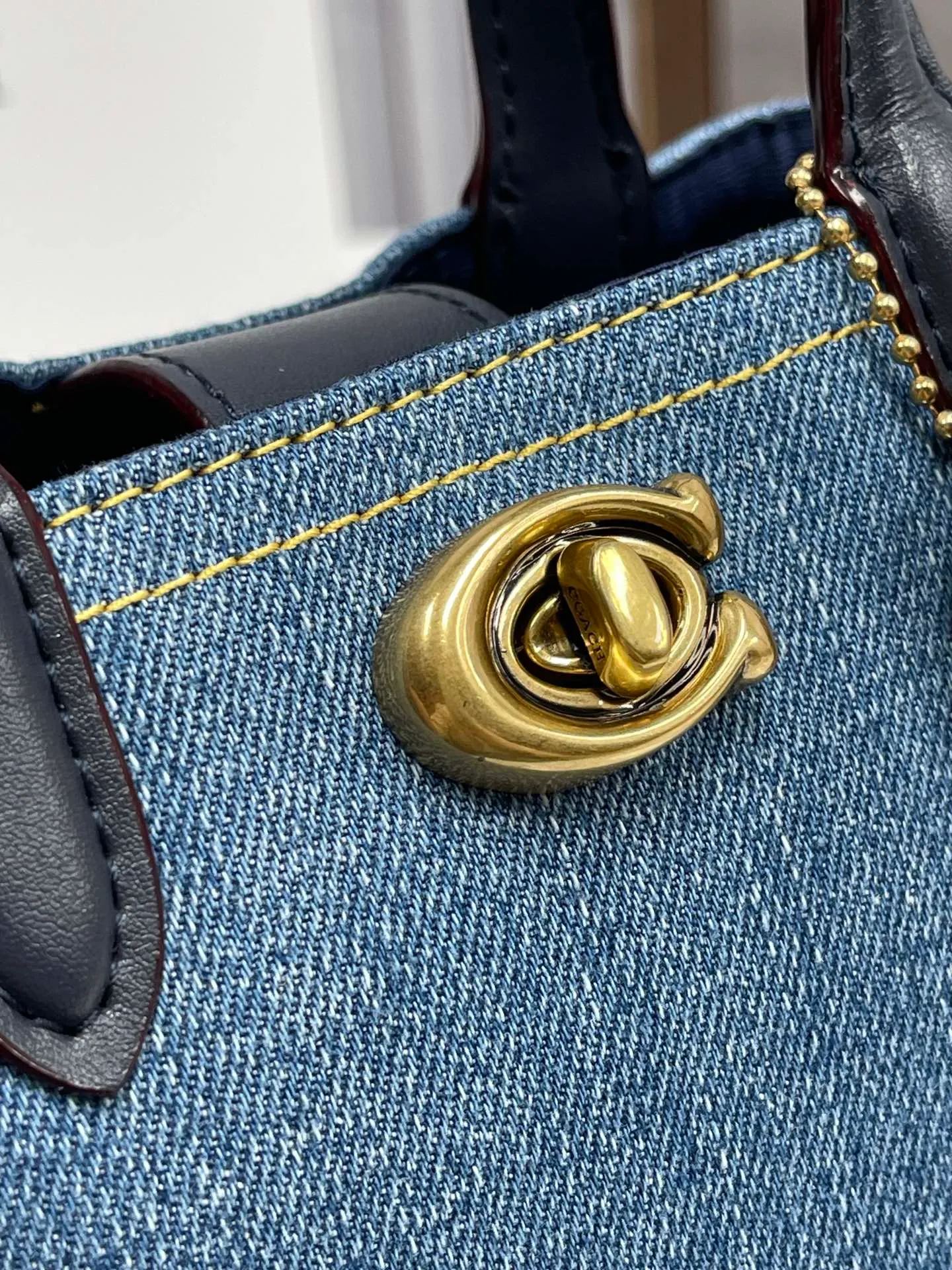 Batch 440💰Coach/Coach new counter 2024 CR676 CR675 new Willow tote bag mini denim/cowhide, the bag has compartments and small girls can completely handle it, size: 16.5