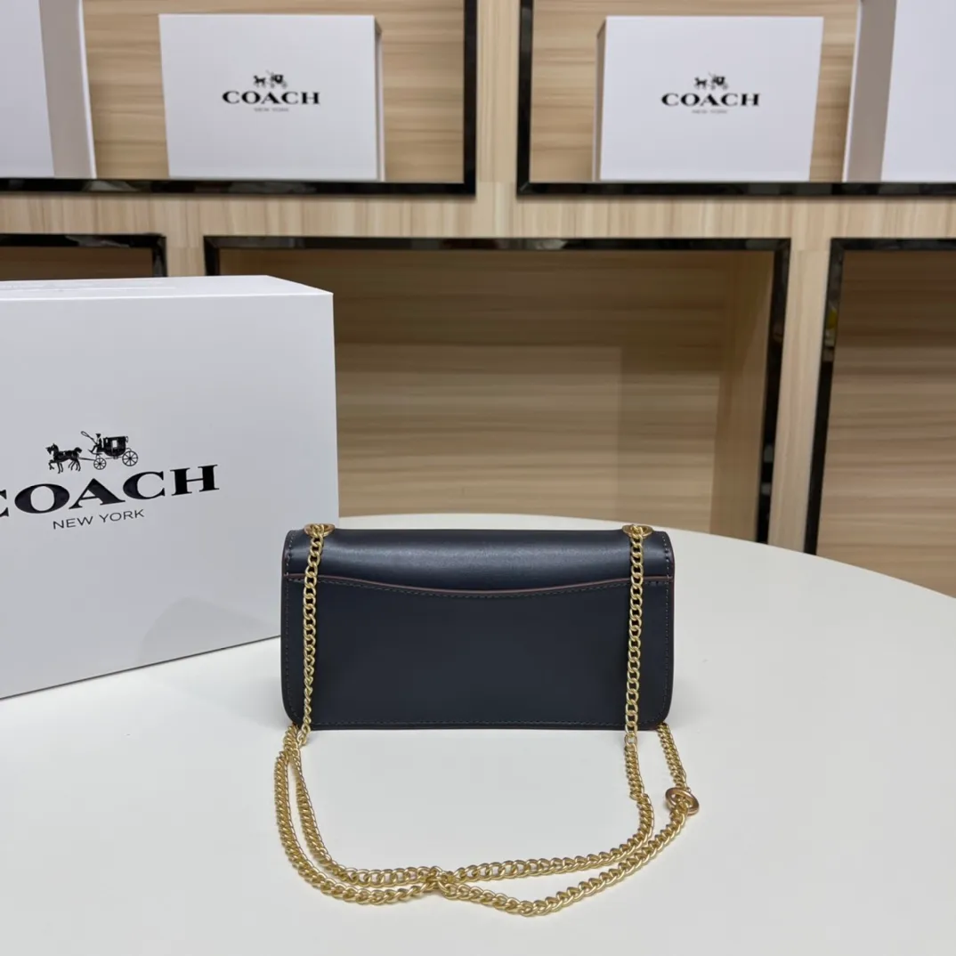 Top original order p420💰New chain bag model CF150🚀Morgan series iron chain crossbody. My favorite small and portable iron chain bag. It is enough to carry small things when going out, and there is no problem with mobile phones. Matching: This version plus this color matching, it can be matched with anything. Versatile style! You can’t go wrong with anything. Small and cute. Chain: This is a chain shoulder strap, which can be changed at will, either long and cross-body, or short on the side. You can also use it as an evening bag without the shoulder strap. It’s so beautiful and versatile ~ Size: 20*10*4.5.