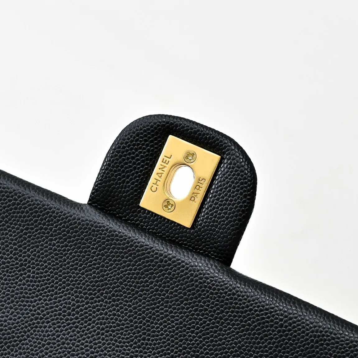 💰390￥Medium size👑CHANEL24K new CF middle-aged new model, simple and high-end elegance, grain embossed shiny calfskin and gold metal, retro style. Timeless. The new favorite of little fragrance fans. The upper body effect is super awesome! Size: 23x15cm, style number: 372