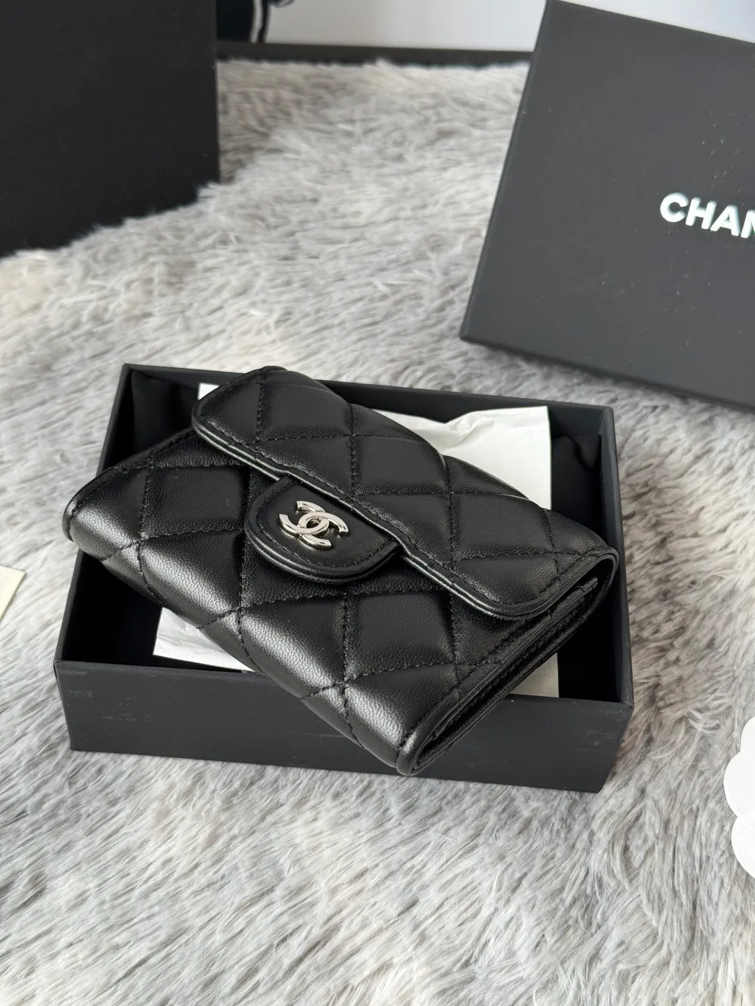 💰360💰Upgraded version of CHANEL. Classic cf card holder 💦Model No. A31504 Top-grade leather hardware, rhombus pattern. Original quality! The details are so beautiful and the complete package! Size 8.5*12.5*2.5 color as shown in the picture