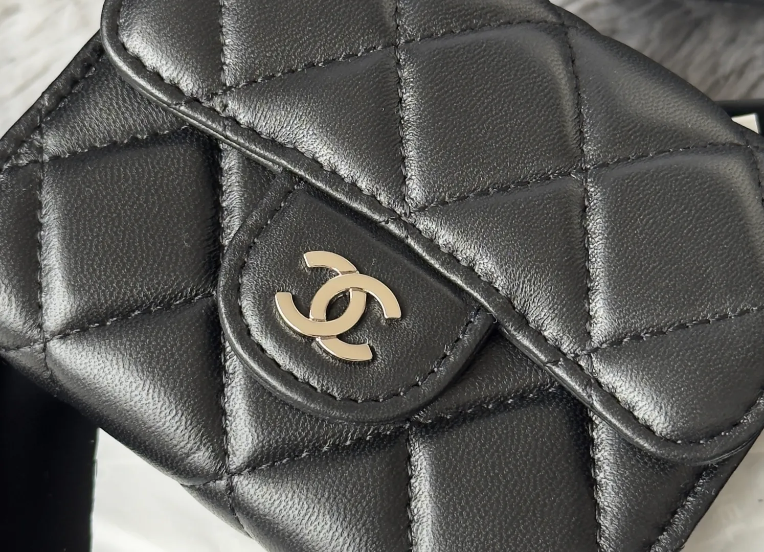 💰360💰Upgraded version of CHANEL. Classic cf card holder 💦Model No. A31504 Top-grade leather hardware, rhombus pattern. Original quality! The details are so beautiful and the complete package! Size 8.5*12.5*2.5 color as shown in the picture