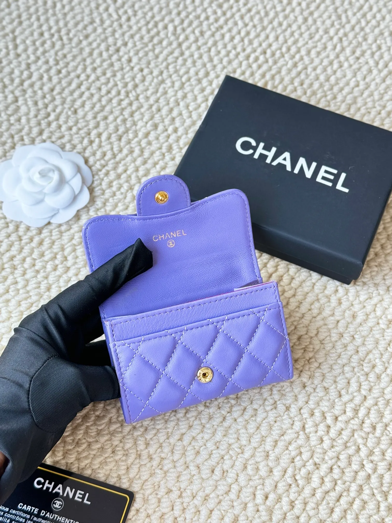 💰120 chanel lambskin model number: AP458 The most classic card holder, coin purse, Chanel classic flap card holder. Sheepskin series card holder and coin purse in one, with slip pocket on the back. Size: 7.5 × 11.3 × 2.1 cm