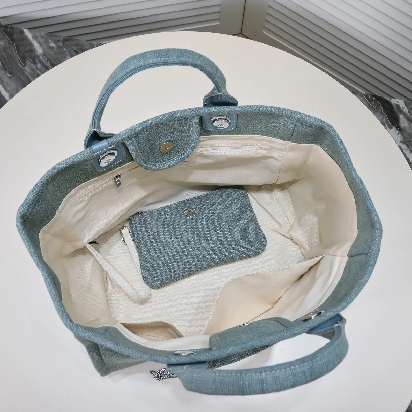 💰420￥Blue👑Chanel 2023 new beach bag denim bag🎉🎉Women's shoulder portable shopping bag large capacity mommy fashion simple chain bag✅✅✅👍👍 Style number: 67178-8 Size: top width 48/bottom width 38/height 30/thickness 14 cm