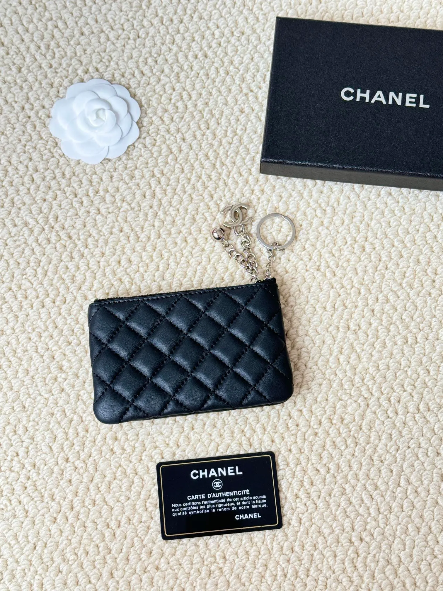 💰130 chanel sheepskin pendant coin purse💦 Model No.: A50168 Classic small carry-on bag, one of the most practical bags in the era of mobile payment, cards, change, key and lipstick in one package, cute, practical and connotative, nice card holder, key bag, coin purse, lipstick bag. Reference size: 9.5×15×0.5cm
