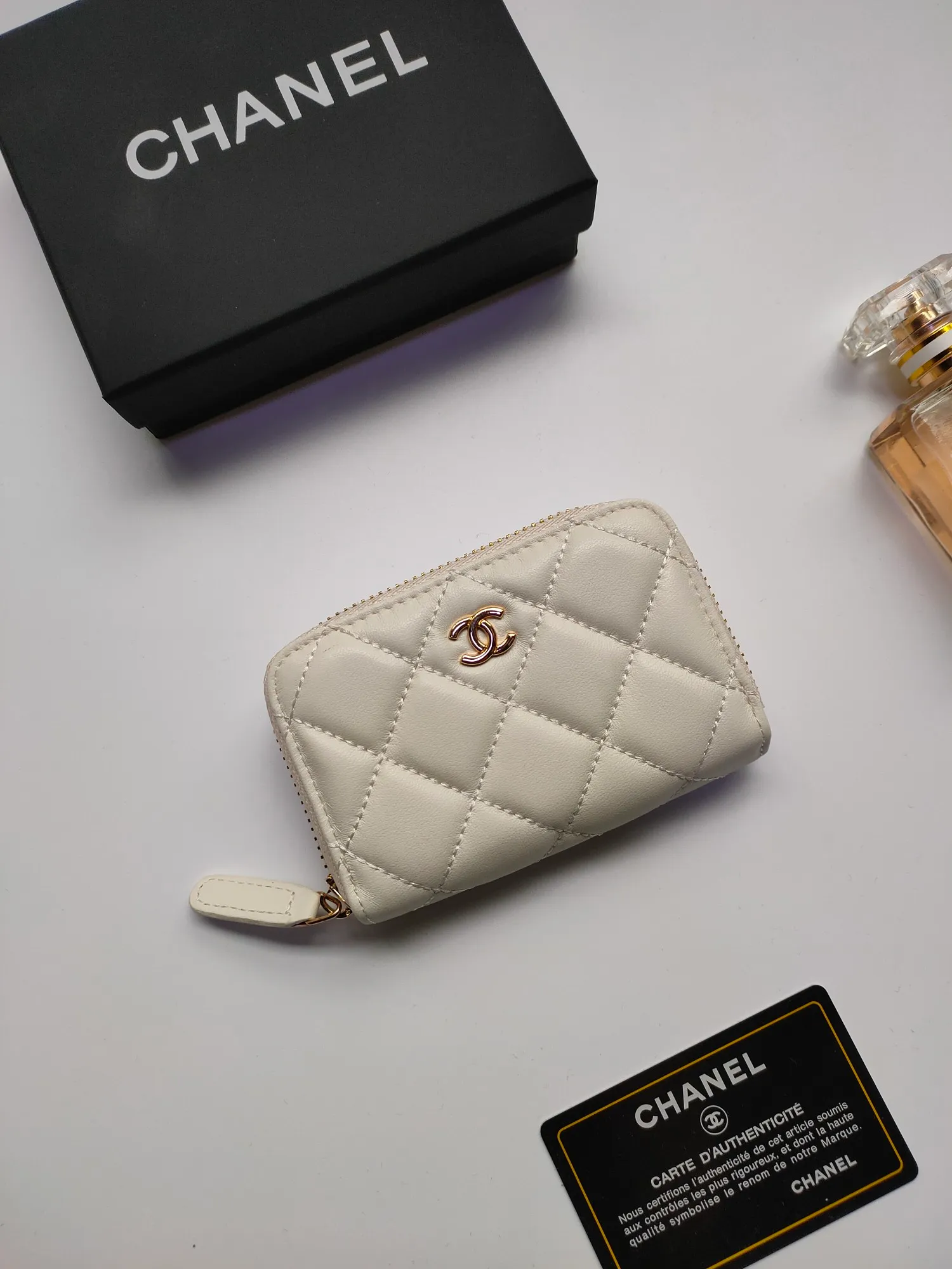 ￥110 Chanel card holder❤Coin purse️❤️Full leather inside and outside. Counter style. Impeccable workmanship details. Adhere to high quality. Style number: AP452 Size: 10x9cm