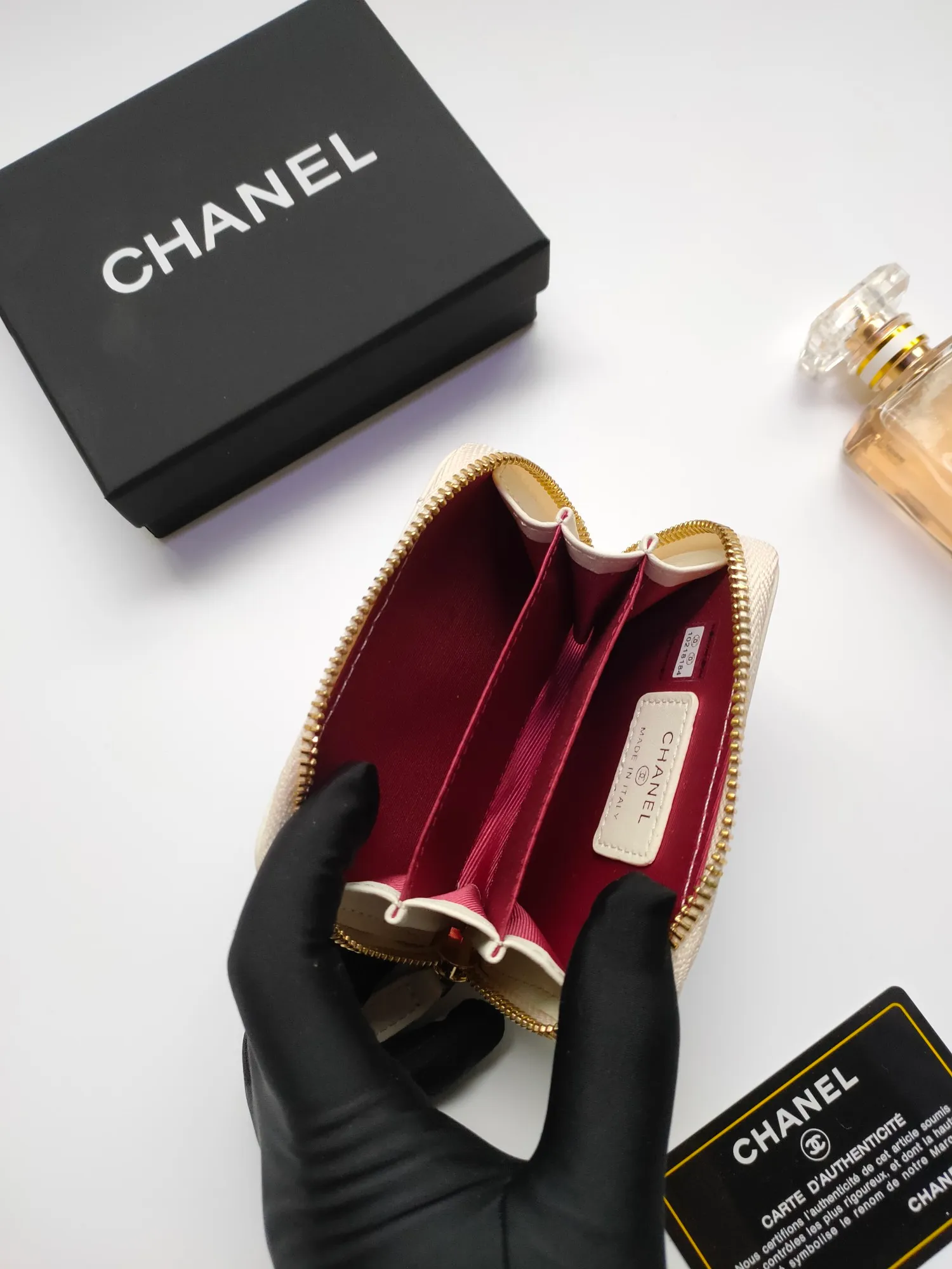 ￥110 Chanel card holder❤Coin purse️❤️Full leather inside and outside. Counter style. Impeccable workmanship details. Adhere to high quality. Style number: AP452 Size: 10x9cm