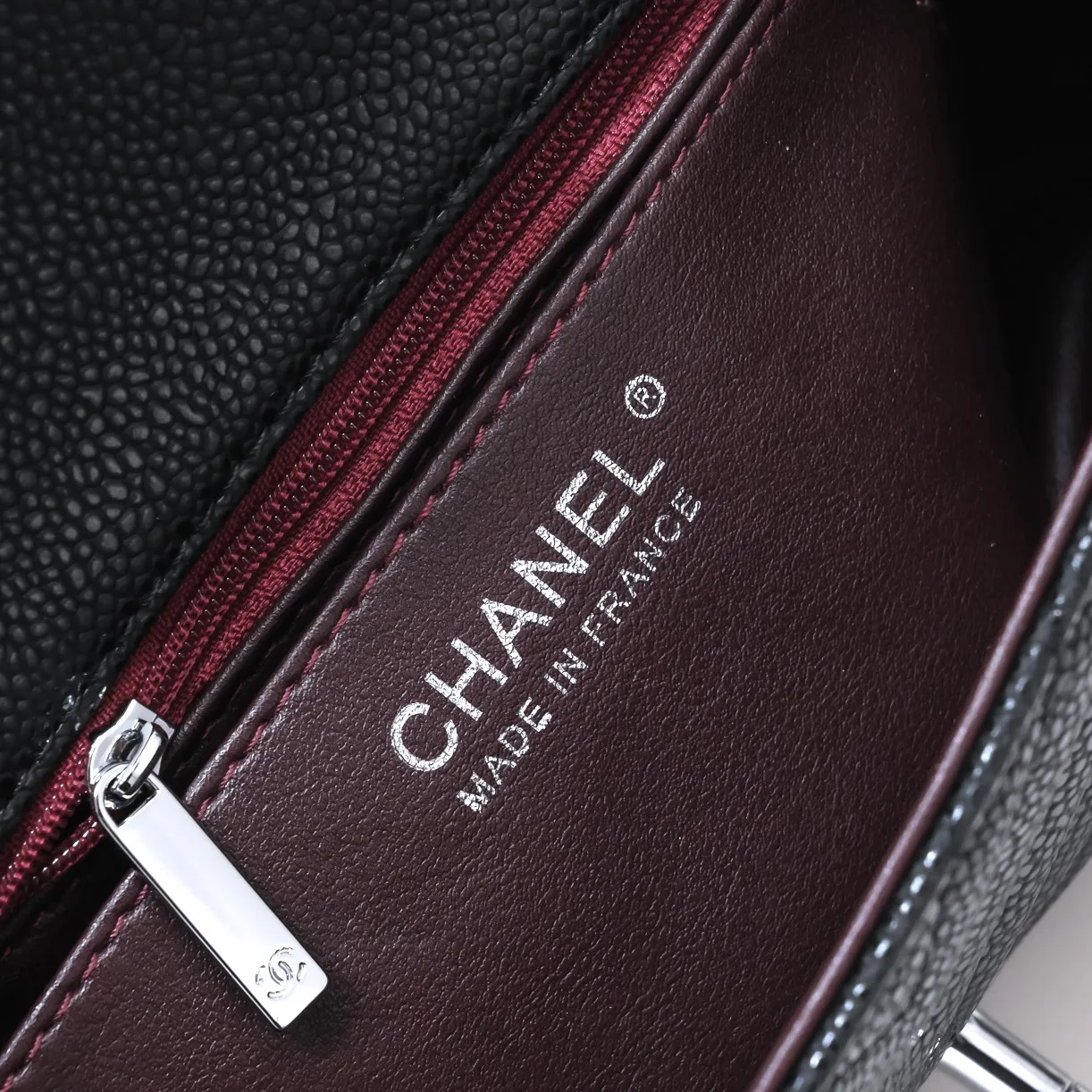 💰320￥Chanel mini small shoulder crossbody bag ✨Caviar cowhide, small and charming appearance design is similar to the CF style [hug] paired with a long Chanel chain shoulder strap, making little girls elegant and charming when going out [shy] full rhombus, straight lines, model number: 1116V caviar size: 20*12*7cm