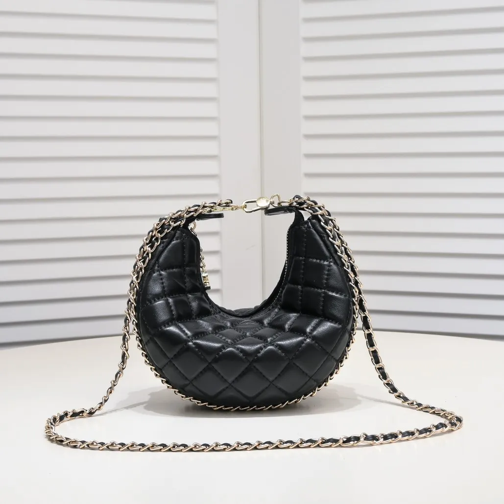 💰360￥Chane1️⃣23p Moon Bag🌙🤍l A beautiful little waste bag that makes me fall in love at first sight. The hardware is light champagne gold and has a thin chain. The counter sister made it look like a little moon. I was immediately so cute that I felt soft. It deserves the first place in 23p small waste bag. As expected, the end of the bag purchase is not Hermès but Chanel seasonal model Al💕Style number: 8089 Large Size: 15X20X6cm
