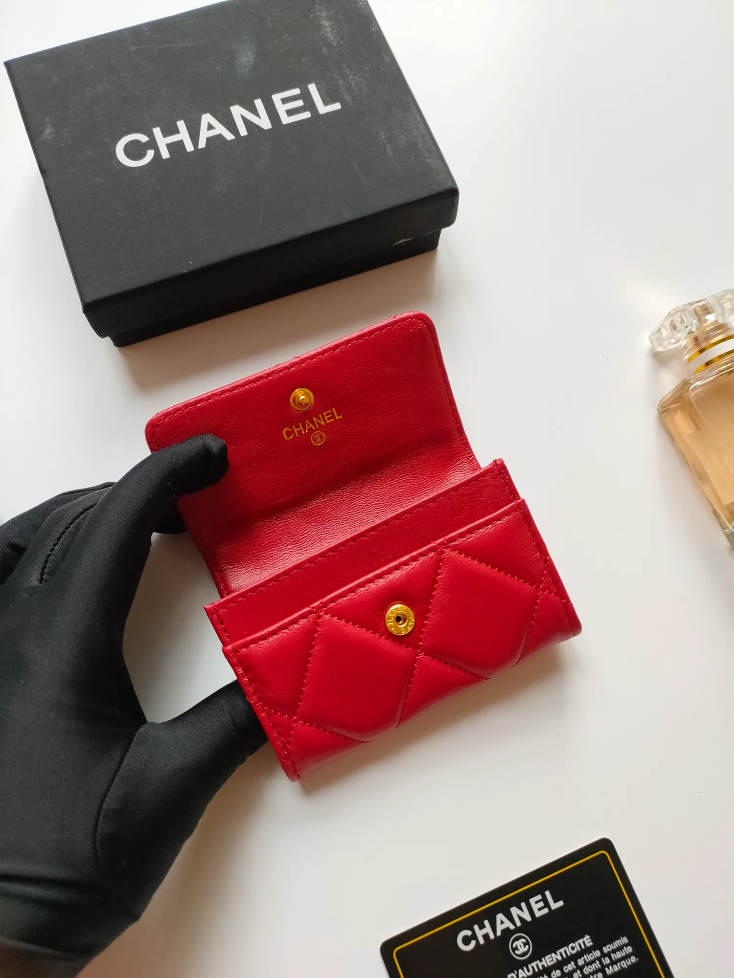 💰120💰CHANEL New Flap Coin Purse [Color][Color][Color] This year’s latest logo is paired with a large rhombus, using imported lambskin and retro hardware...❤️This card holder has a large capacity. It can hold about 1,000 yuan at a 20% discount of 100 yuan, and it can also hold 2.3 cards. ❤️❤️❤️It is very practical! Model number AP3600 size 11*8.5*3cm