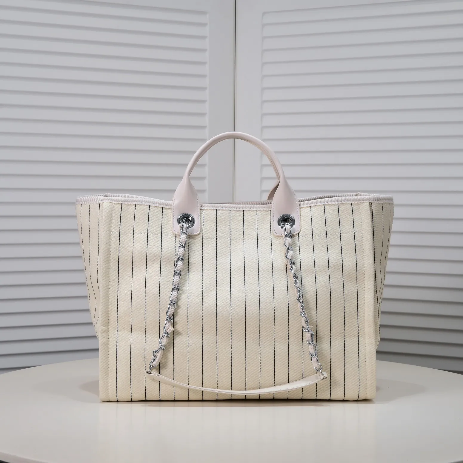 💰420￥White👑Chanel 2023 new beach bag denim bag🎉🎉Women's shoulder portable shopping bag large capacity mommy fashion simple chain bag✅✅✅👍👍 Style number: 67178-8 Size: top width 48/bottom width 38/height 30/thickness 14 cm