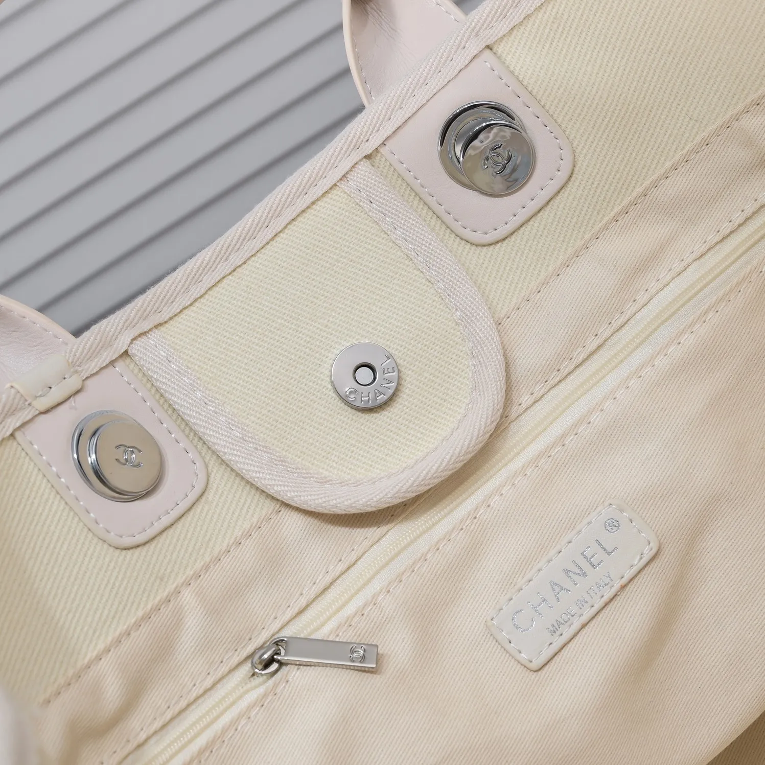 💰420￥White👑Chanel 2023 new beach bag denim bag🎉🎉Women's shoulder portable shopping bag large capacity mommy fashion simple chain bag✅✅✅👍👍 Style number: 67178-8 Size: top width 48/bottom width 38/height 30/thickness 14 cm