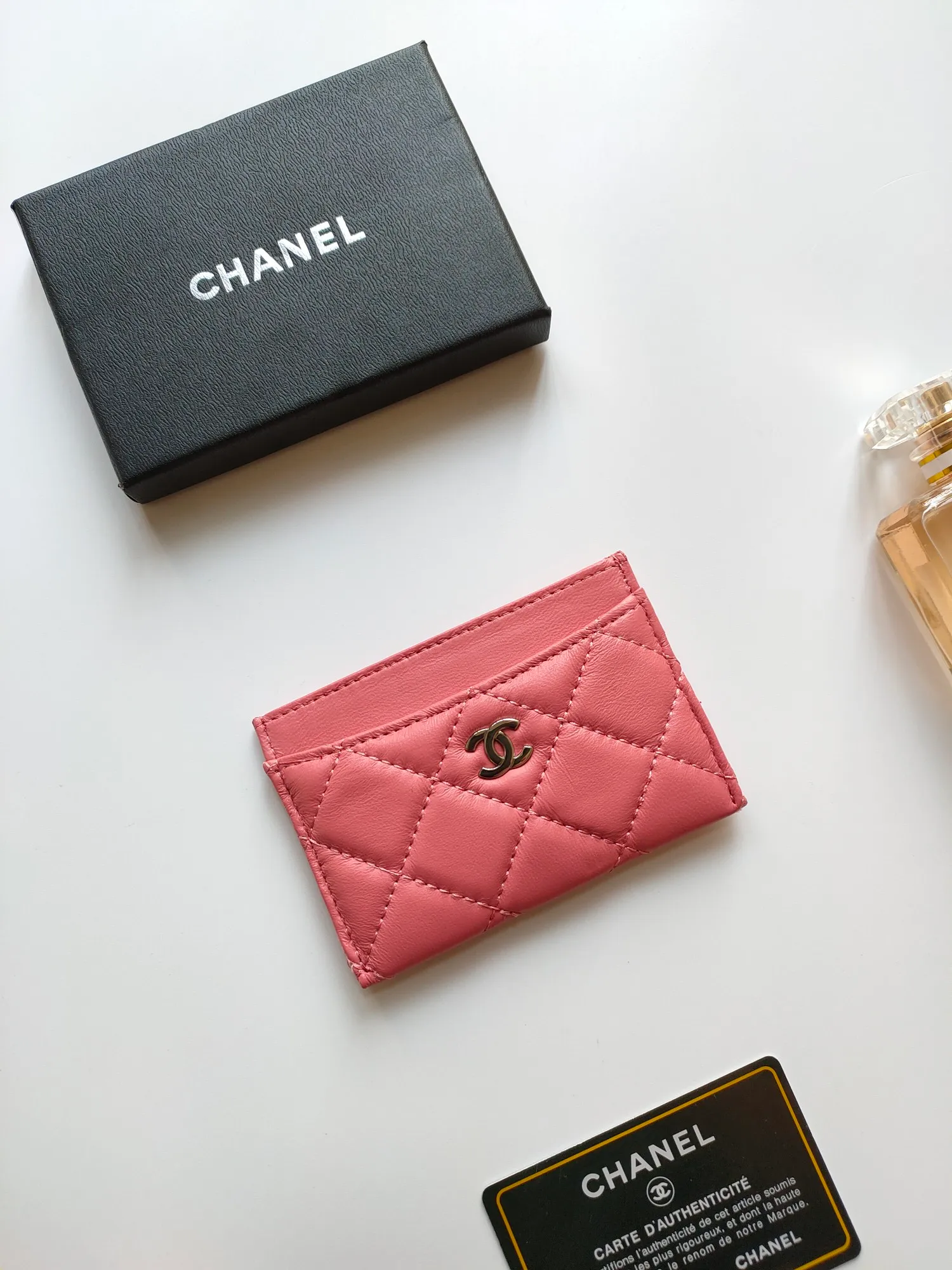 💰90 CHANEL Chanel counter style classic card holder👍Model number: AP446 Size: 7.5×11.2×0.5cm Sheepskin inside and outside😍😍Fine workmanship and high-end quality