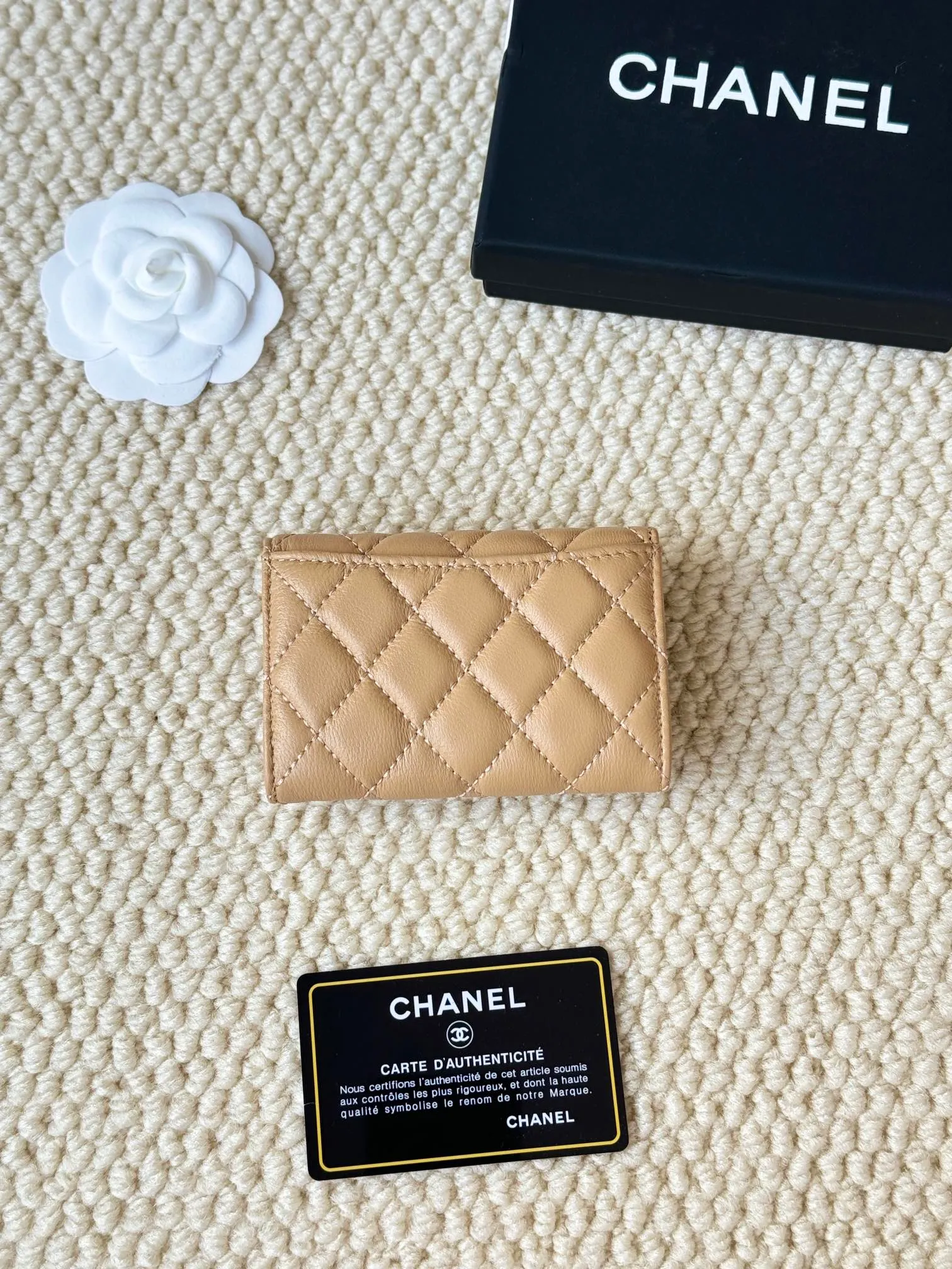 💰120 chanel lambskin model number: AP458 The most classic card holder, coin purse, Chanel classic flap card holder. Sheepskin series card holder and coin purse in one, with slip pocket on the back. Size: 7.5 × 11.3 × 2.1 cm