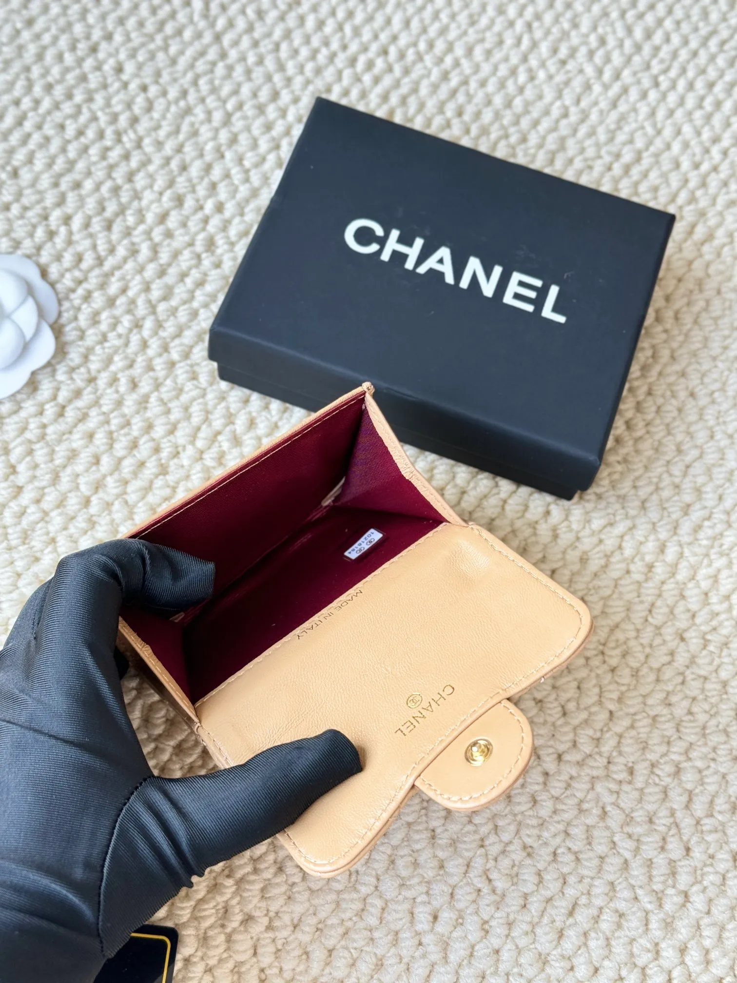 💰120 chanel lambskin model number: AP458 The most classic card holder, coin purse, Chanel classic flap card holder. Sheepskin series card holder and coin purse in one, with slip pocket on the back. Size: 7.5 × 11.3 × 2.1 cm