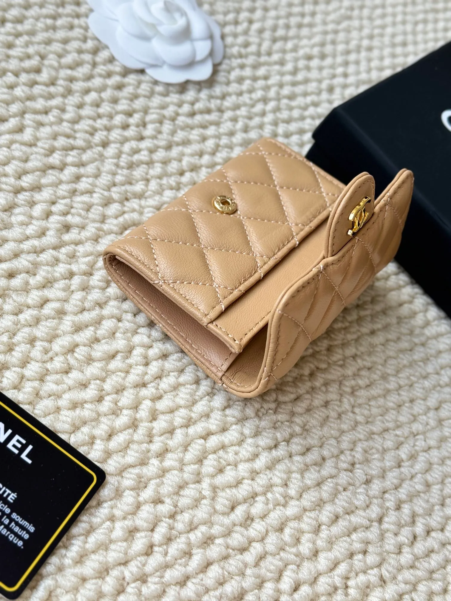 💰120 chanel lambskin model number: AP458 The most classic card holder, coin purse, Chanel classic flap card holder. Sheepskin series card holder and coin purse in one, with slip pocket on the back. Size: 7.5 × 11.3 × 2.1 cm
