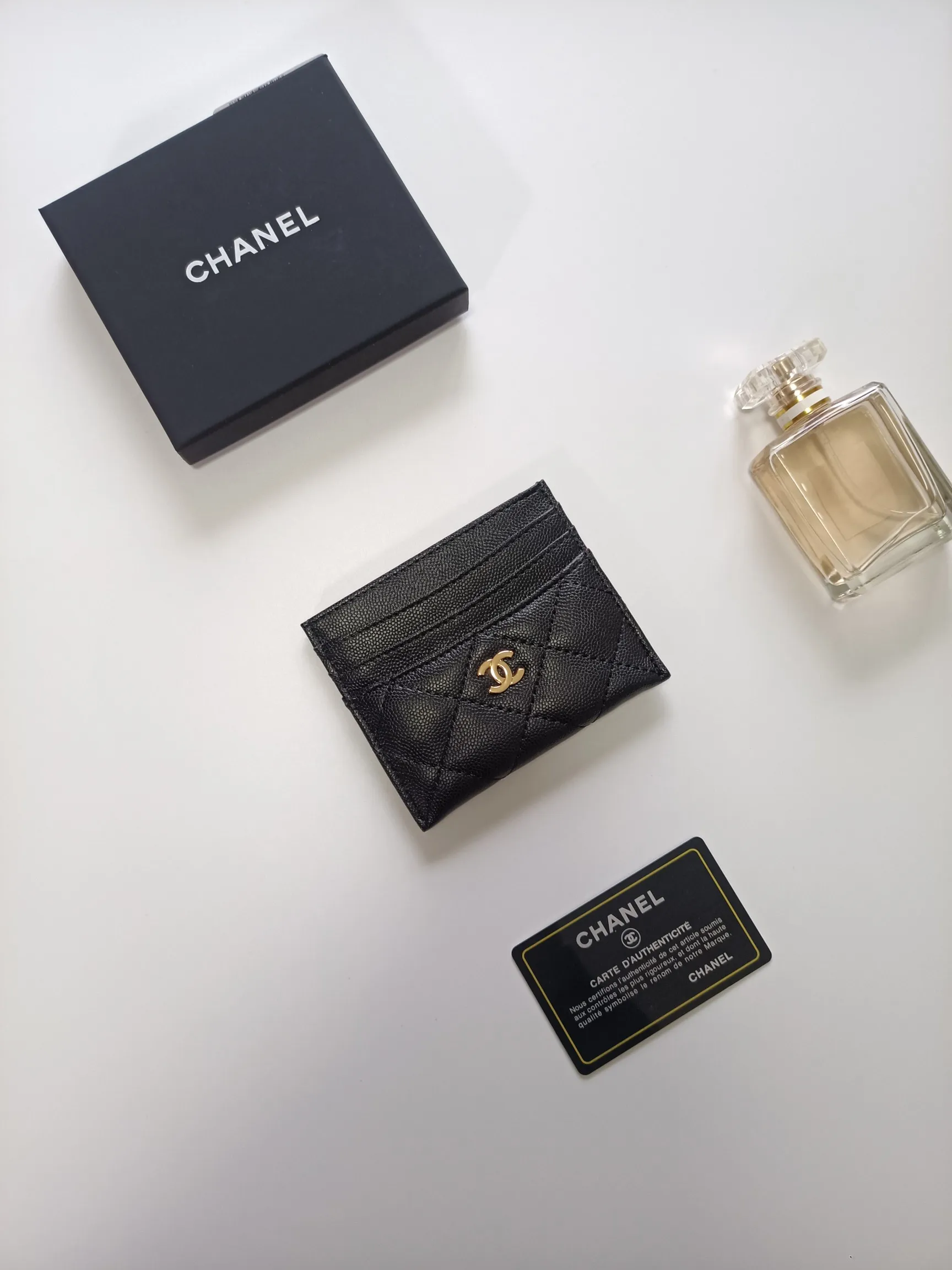 💰100💰 chanel 2025 new product card holder lambskin, seven card slots, can hold change, imported Italian lambskin + hardware logo, so beautiful, love it. The color is as shown in the picture, easy and fast storage, mini card holder No.: AP8964 Size: w11×h10cm