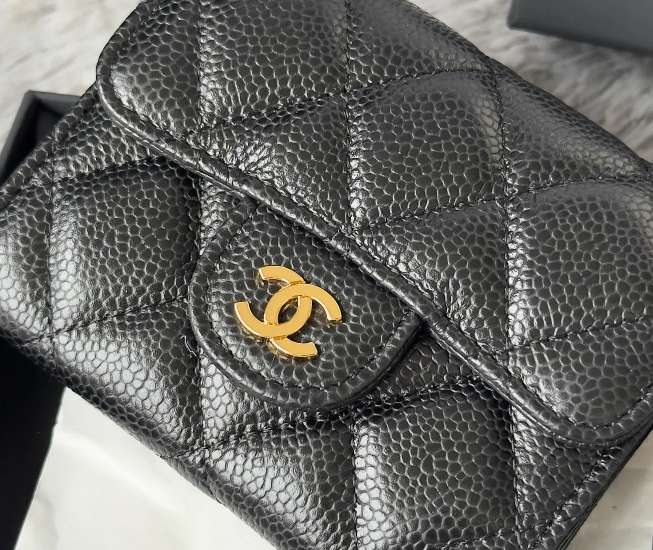 💰360💰Upgraded version of CHANEL. Classic cf card holder 💦Model No. A31504 Top-grade leather hardware, rhombus pattern. Original quality! The details are so beautiful and the complete package! Size 8.5*12.5*2.5 color as shown in the picture