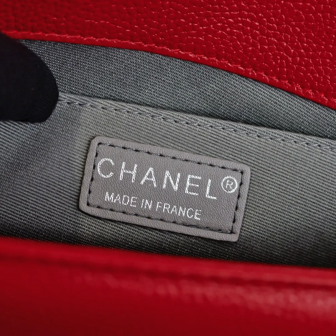 💰460￥ "Full leather inside and out with original hardware" Chanel👑 Using imported first-layer cowhide with lychee pattern [color] [lightning] thickened electroplated hardware accessories🌈The workmanship is comparable to the original order💪The bottom can be pinched and rebounded without trace, absolutely spot-on and real-life, fashionable and durable💪💪High-end quality, no pressure in and out of the drill cabinet💏, size 25*15*8cm Style number: 67086