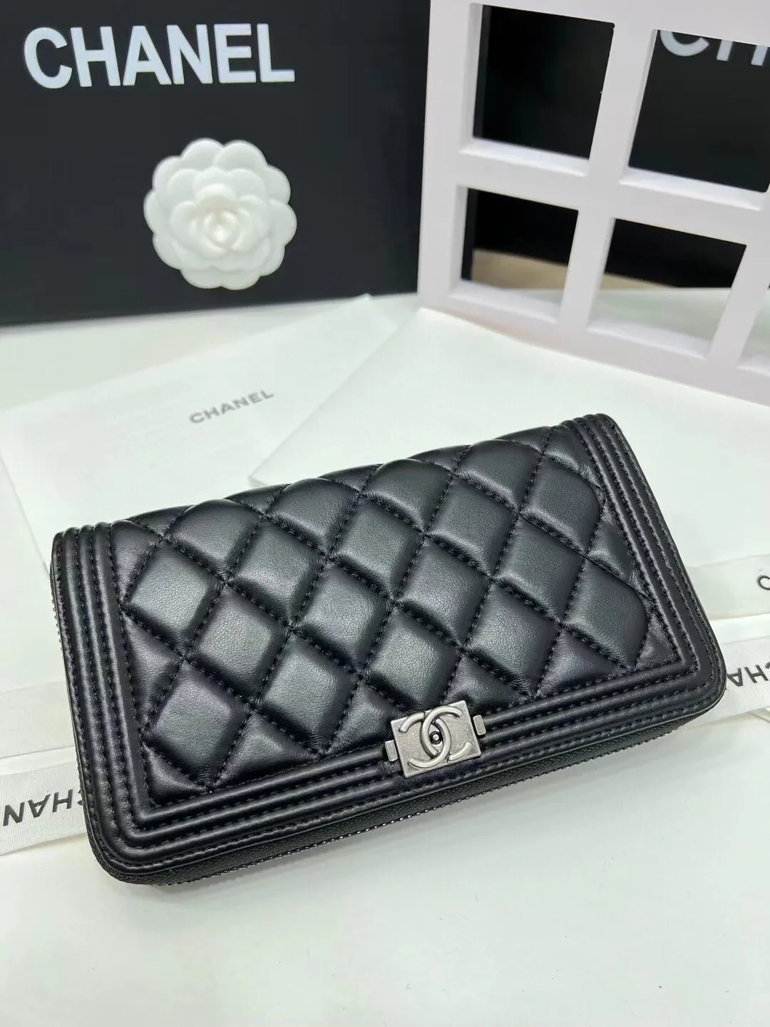 Upgraded version💋leboy series small grain ball grain cowhide vs sheepskin🍃gold and silver buckle.Chanel 🆕new color snap button 20% off long wallet, [satisfied][satisfied] original order quality exquisite lock buckle, exquisite stitching workmanship 8 card slots with the latest packaging 80286🍃Size: 19cm💰180