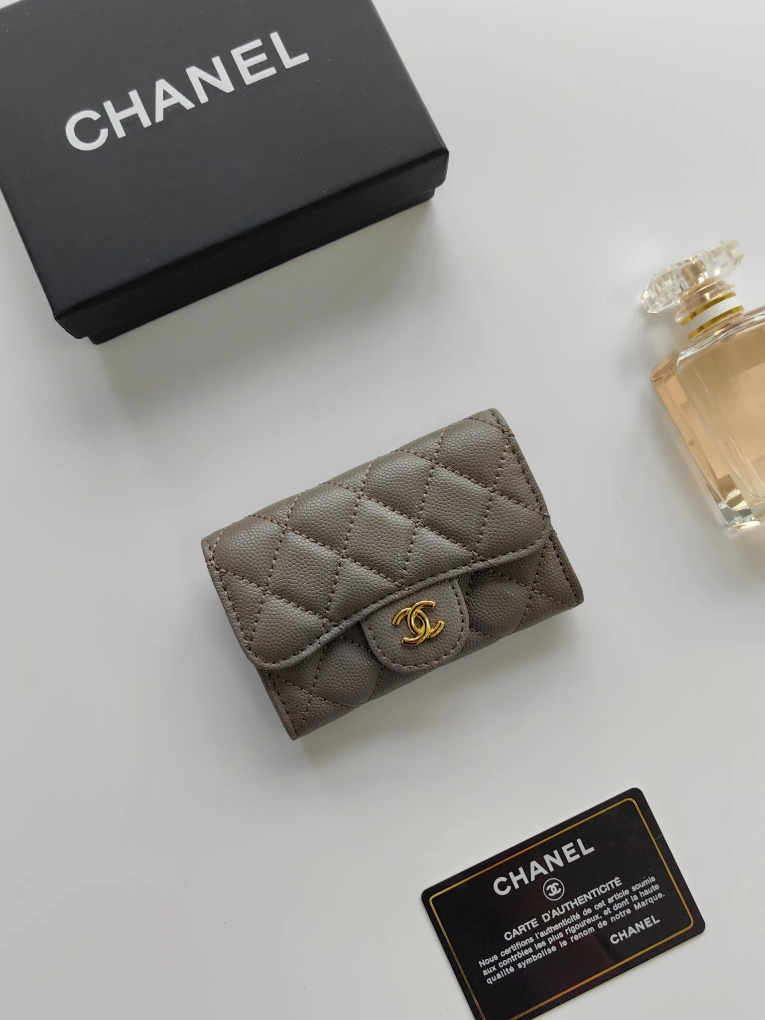 ￥130 CHANEL Chanel classic flap card holder. Imported sheepskin and caviar cowhide, card holder and coin purse integrated, with slip pocket on the back, model number: AP448, size: 7.5 × 11.3 × 2.1 cm