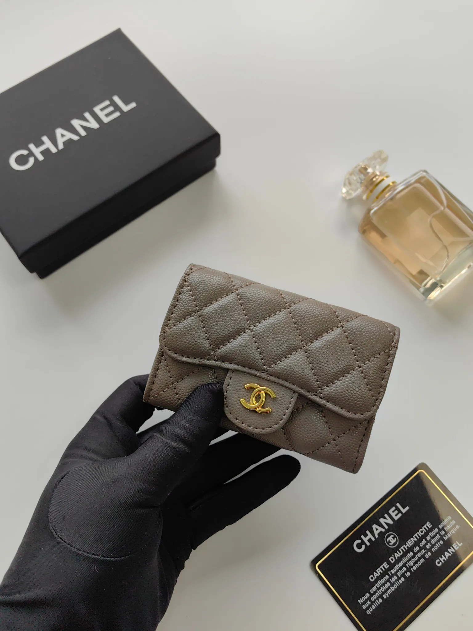￥130 CHANEL Chanel classic flap card holder. Imported sheepskin and caviar cowhide, card holder and coin purse integrated, with slip pocket on the back, model number: AP448, size: 7.5 × 11.3 × 2.1 cm