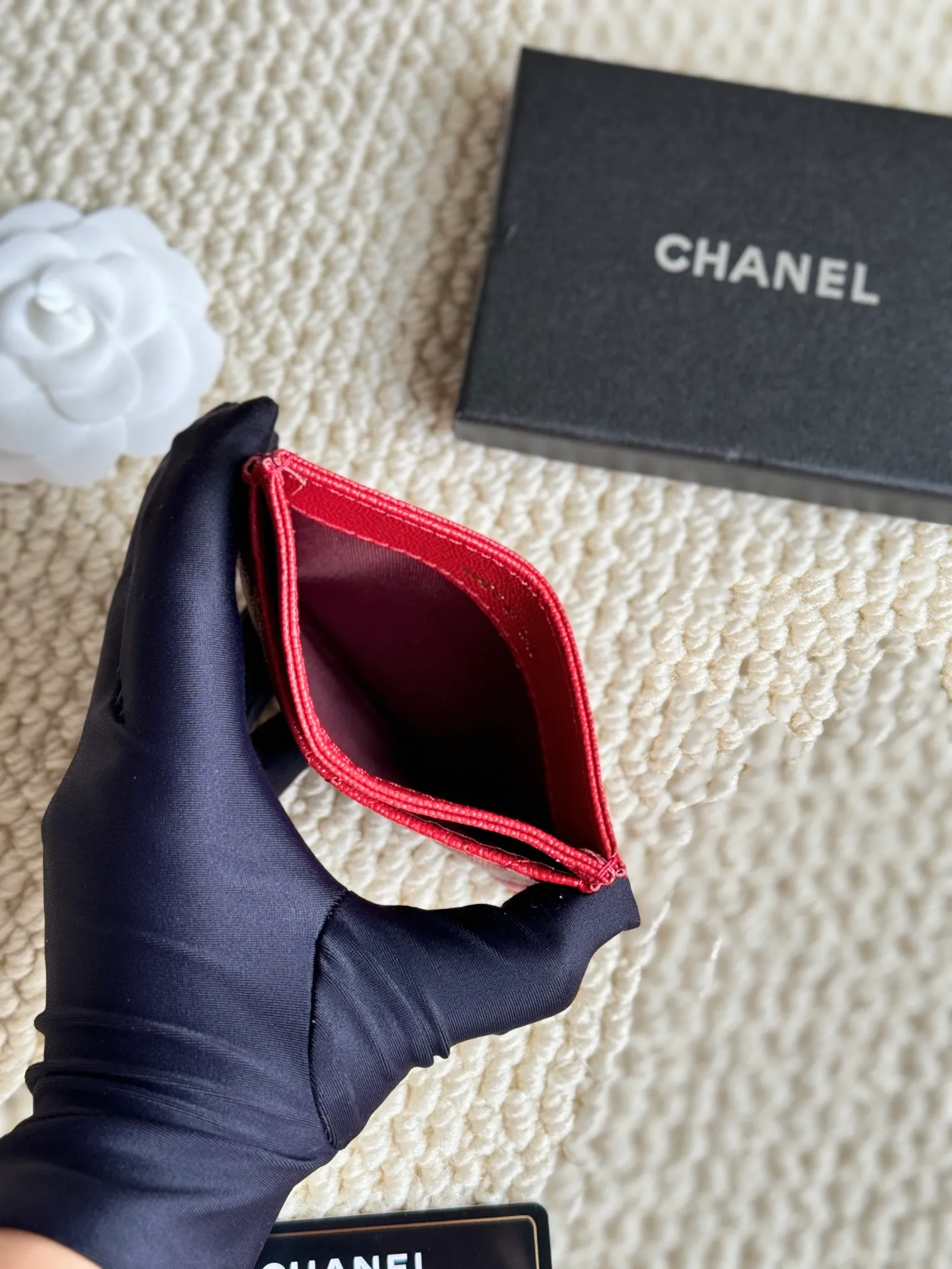 💰100 Chanel counter classic card holder Model number: AP456 Made of cowhide caviar, a classic and timeless mini card holder. Super cute😍 Size: 7.5×11.2×0.5cm Fine workmanship and high-end quality