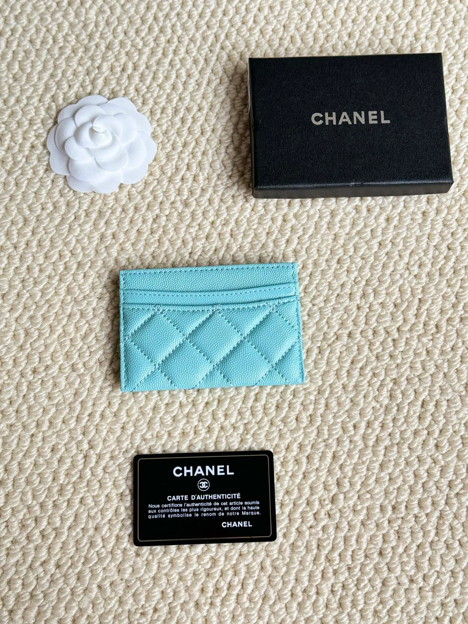 💰100Chanel Chanel counter classic card holder Model number: AP456 Made of cowhide caviar, a classic and timeless mini card holder. Super cute😍 Size: 7.5×11.2×0.5cm Fine workmanship and high-end quality