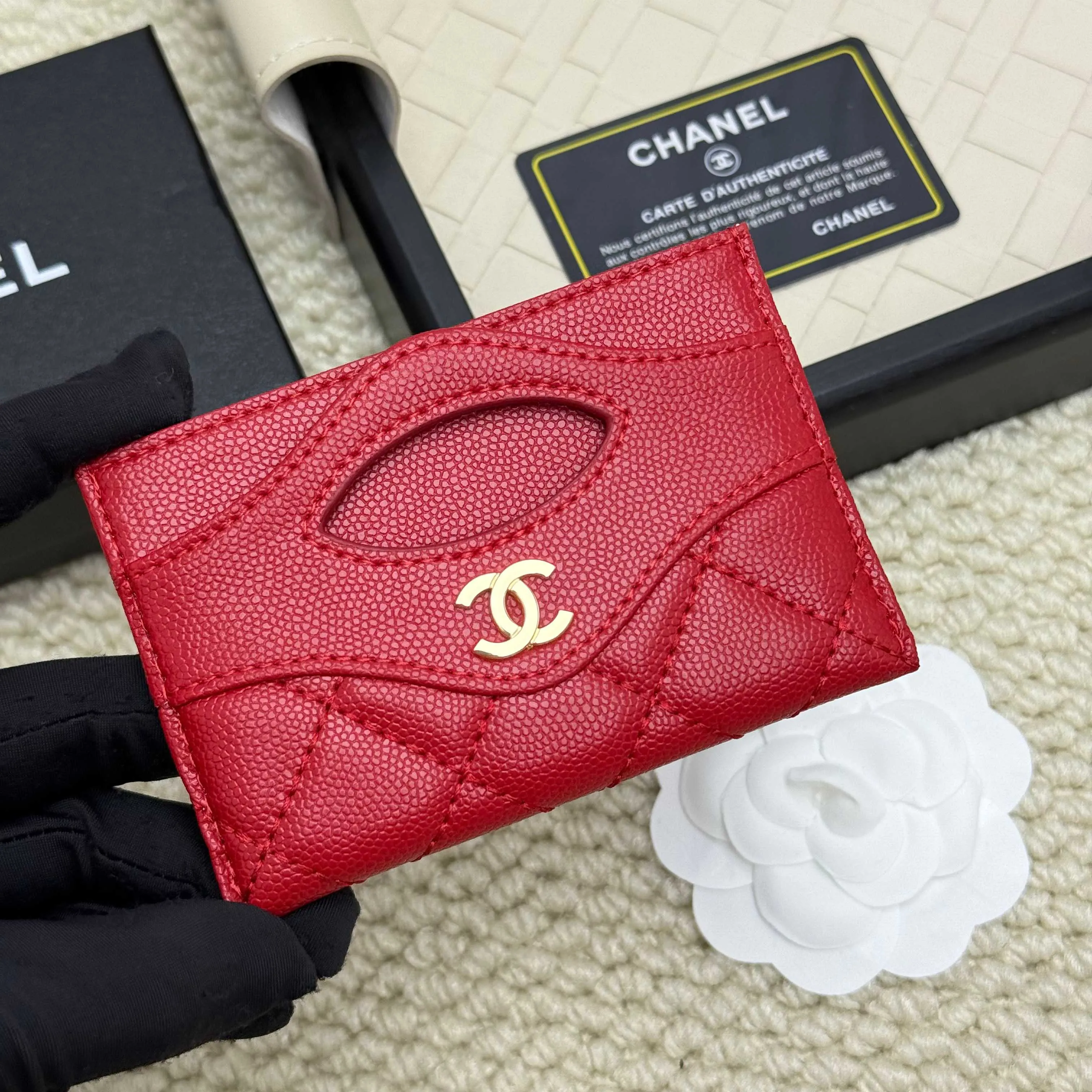 💰110 Chanel's new model, model: AP7776 31 card holder, sheepskin ball pattern. This new 31 card holder comes in several cute pink colors and can hold 6 or 7 cards no problem❣️ Size: 8*11