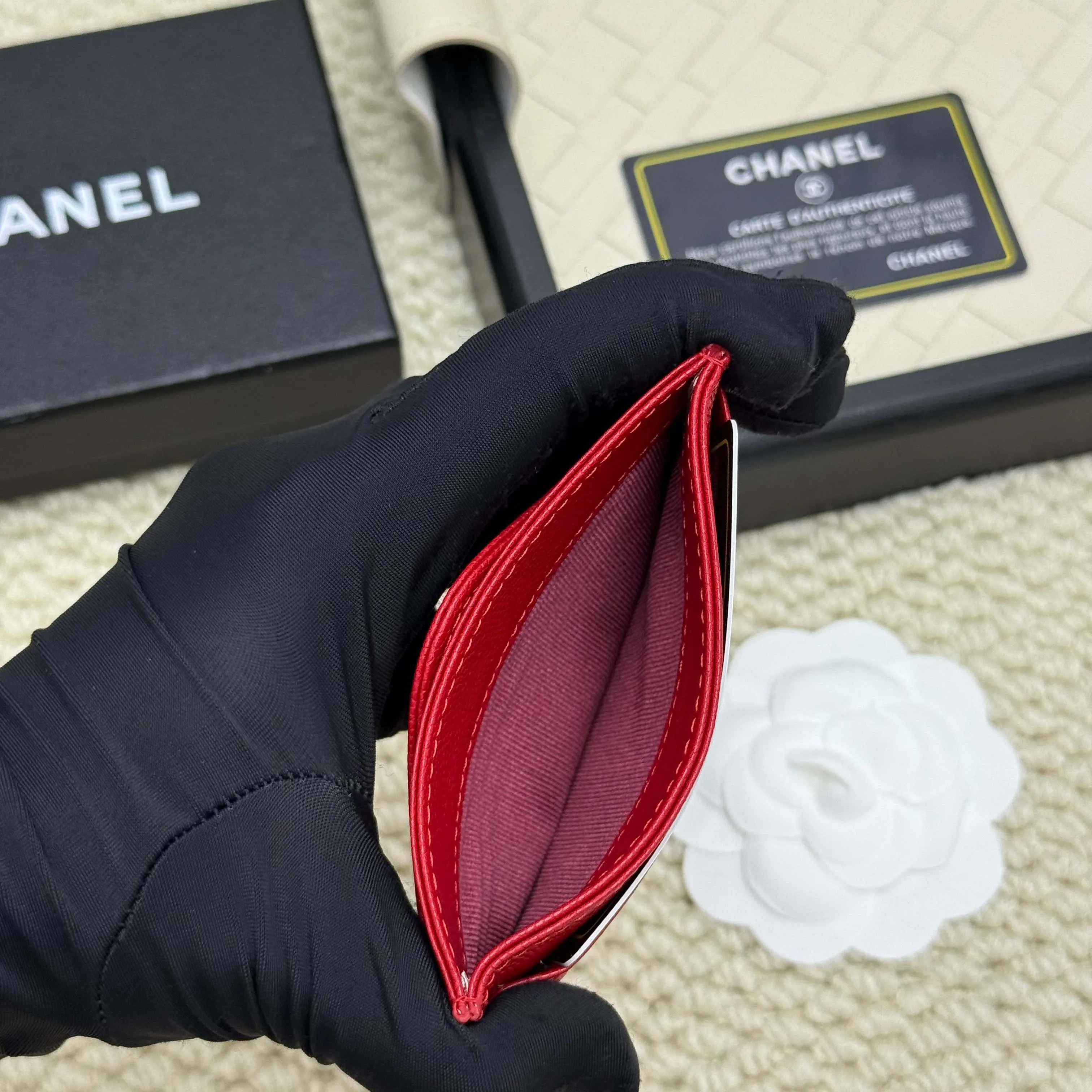💰110 Chanel's new model, model: AP7776 31 card holder, sheepskin ball pattern. This new 31 card holder comes in several cute pink colors and can hold 6 or 7 cards no problem❣️ Size: 8*11