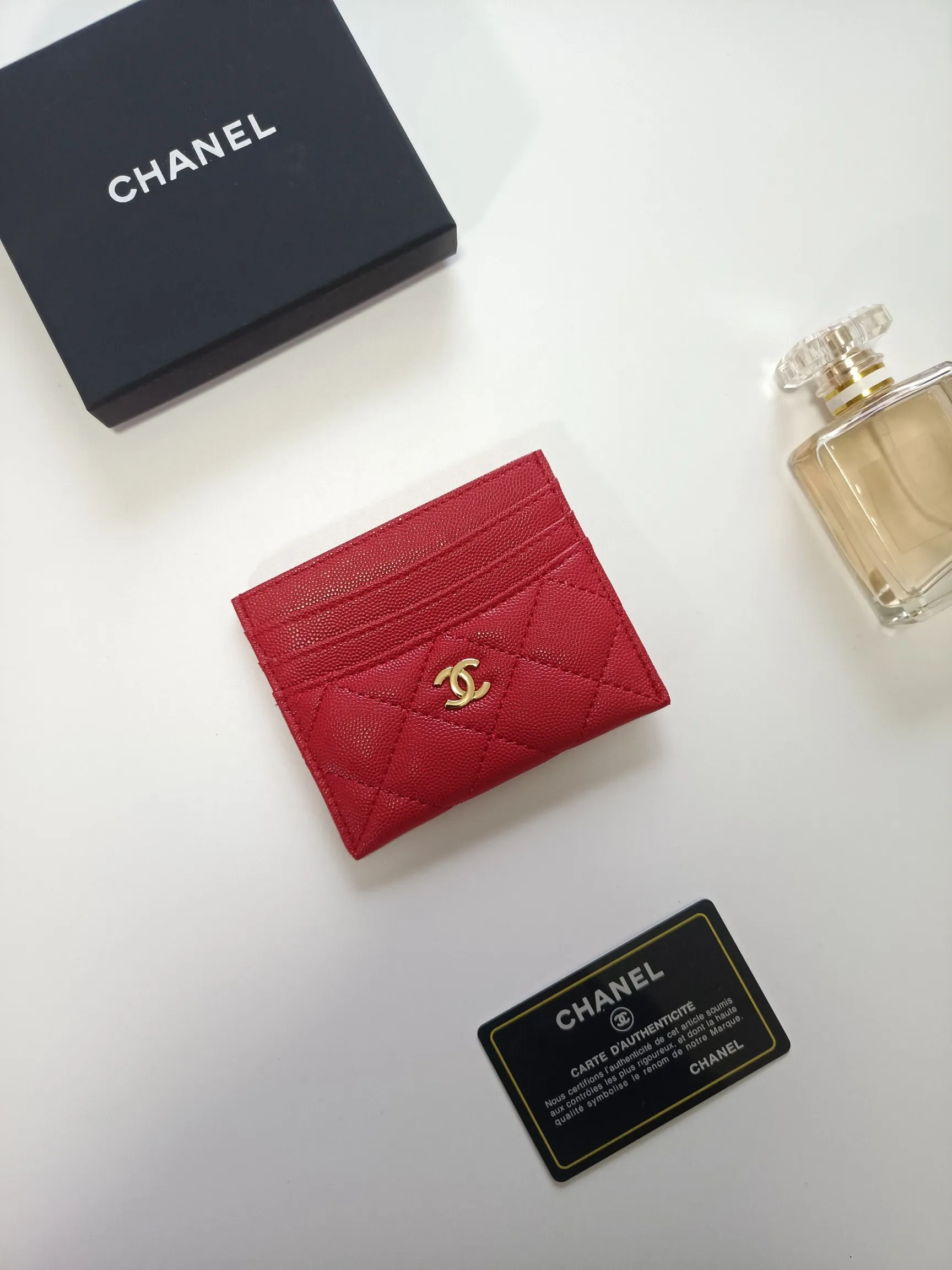 💰100💰 chanel 2025 new product card holder lambskin, seven card slots, can hold change, imported Italian lambskin + hardware logo, so beautiful, love it. The color is as shown in the picture, easy and fast storage, mini card holder No.: AP8964 Size: w11×h10cm