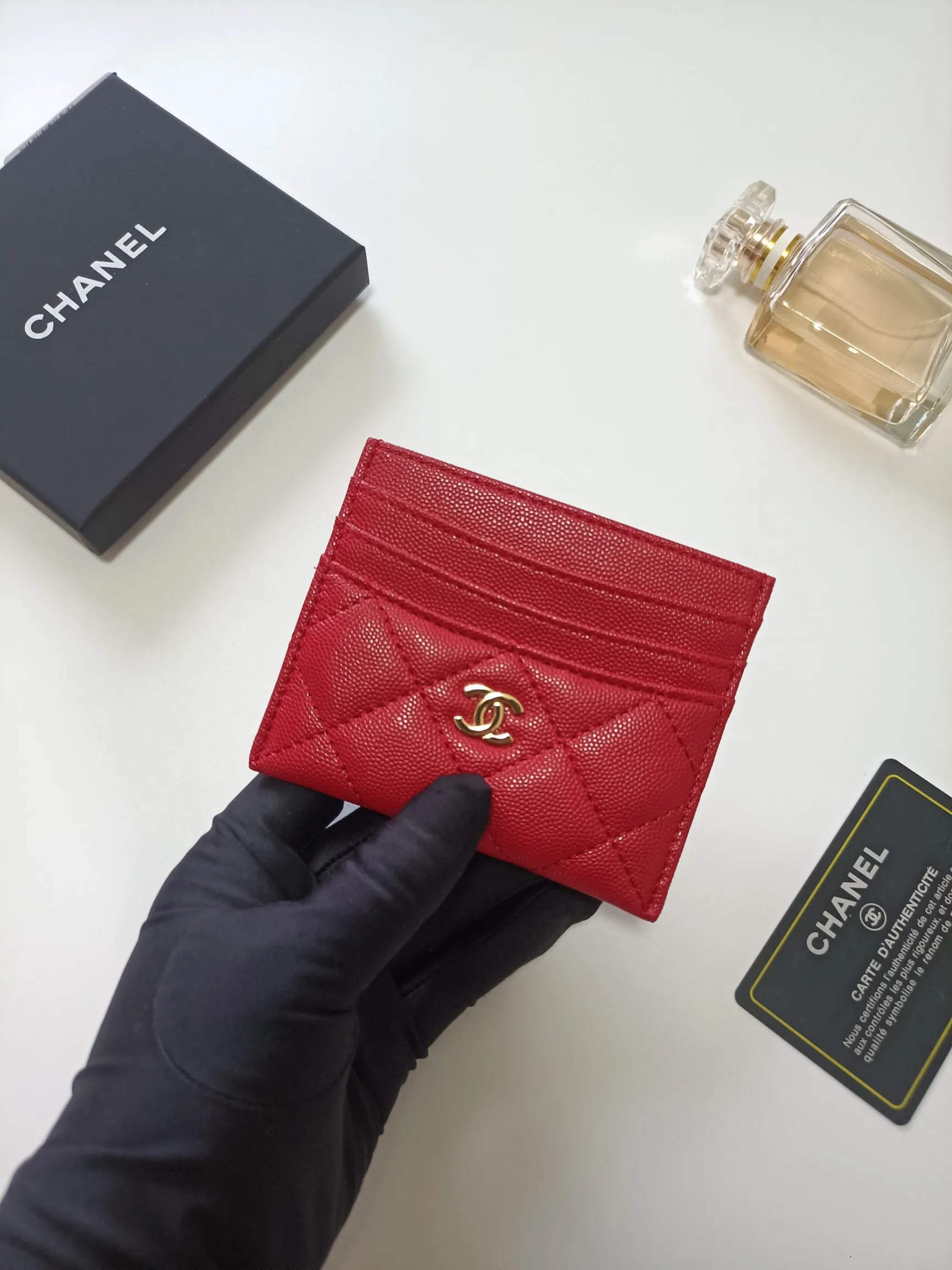 💰100💰 chanel 2025 new product card holder lambskin, seven card slots, can hold change, imported Italian lambskin + hardware logo, so beautiful, love it. The color is as shown in the picture, easy and fast storage, mini card holder No.: AP8964 Size: w11×h10cm